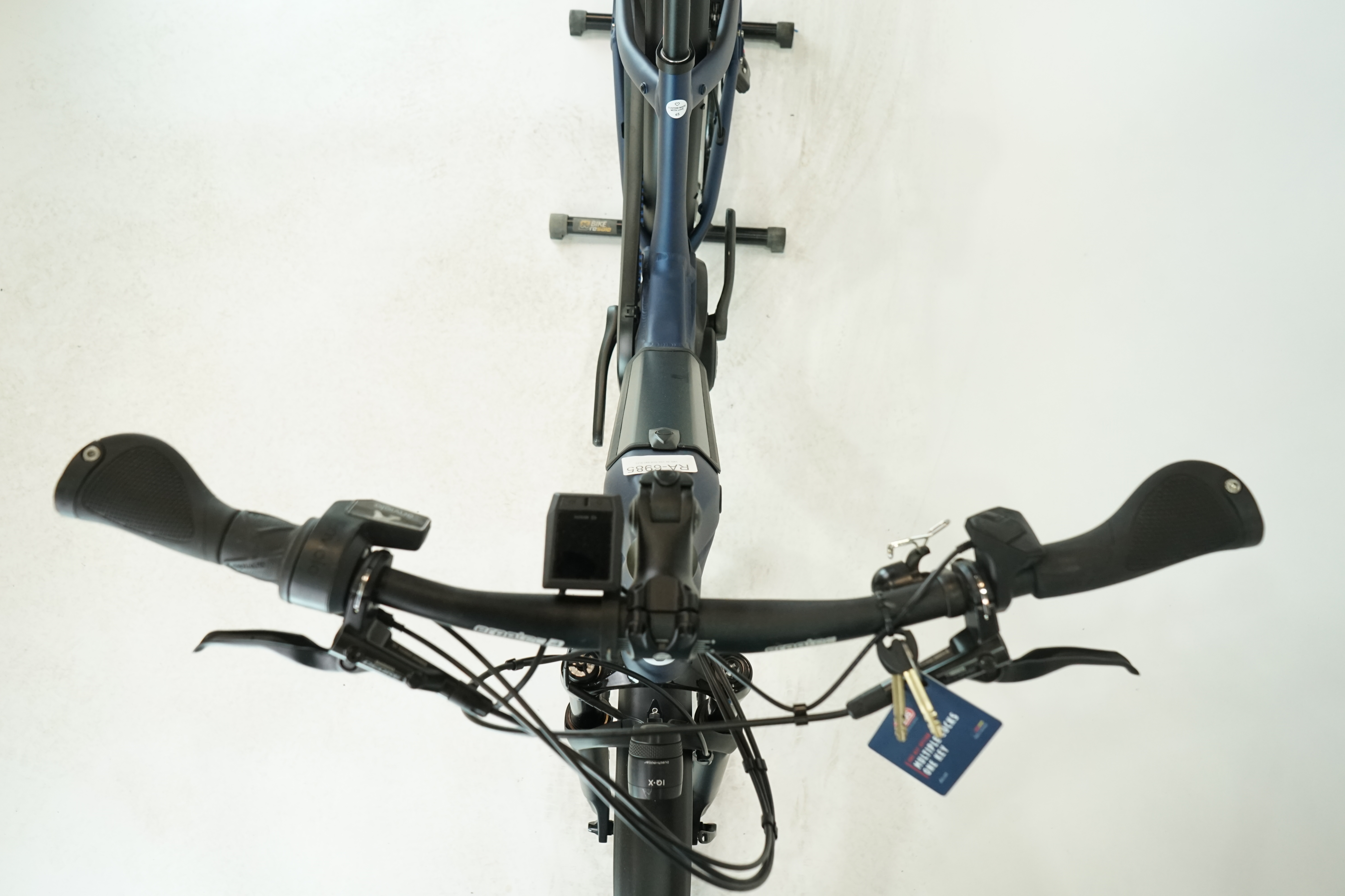 Velo de Ville SEB 890 SUV 2023 - All Terrain E Bike - Riemen - 27,5 Zoll - Tiefeinstieg