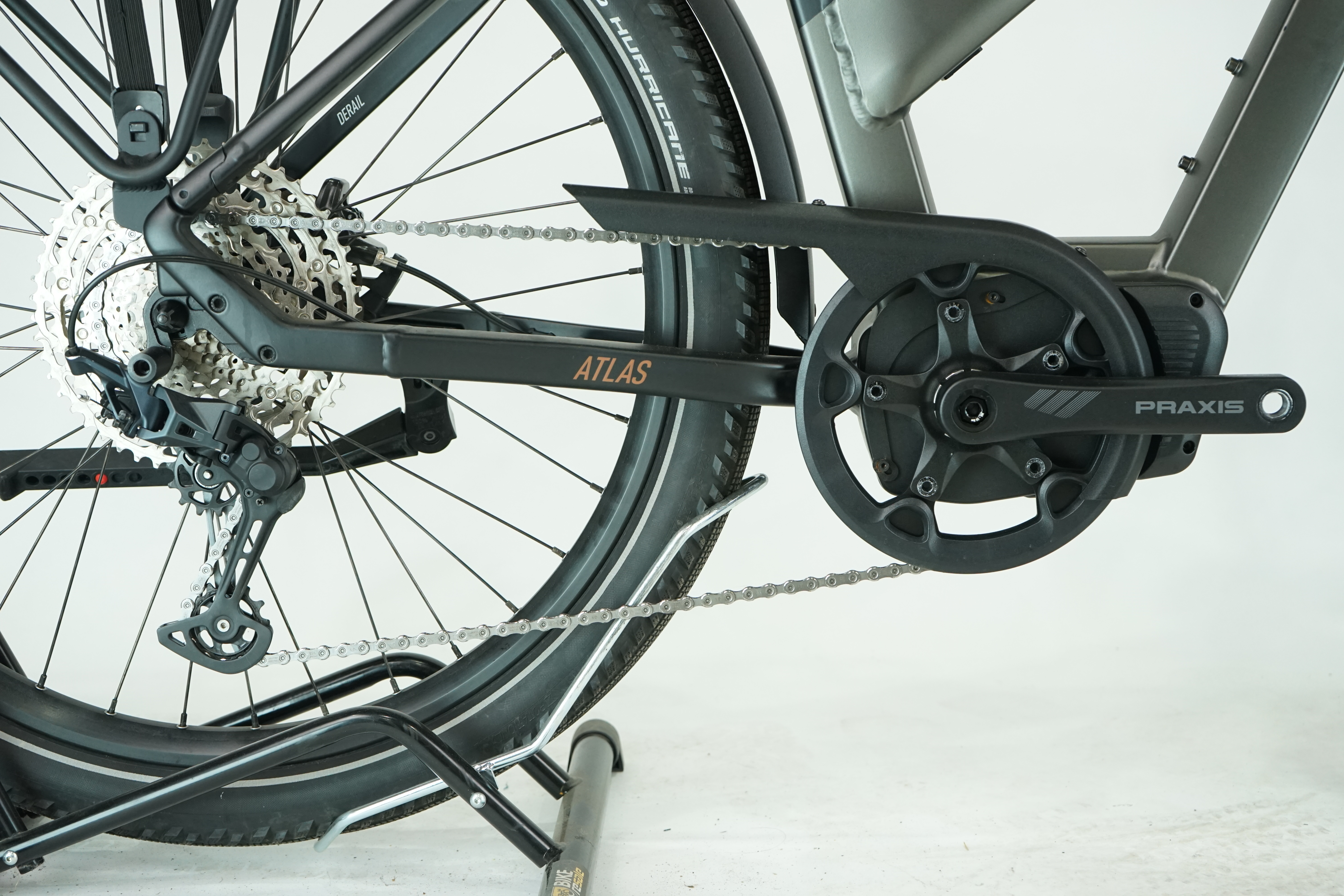 Qwic Atlas 756 2022 - Trekking E Bike - 756 Wh - 27,5 Zoll - Trapez