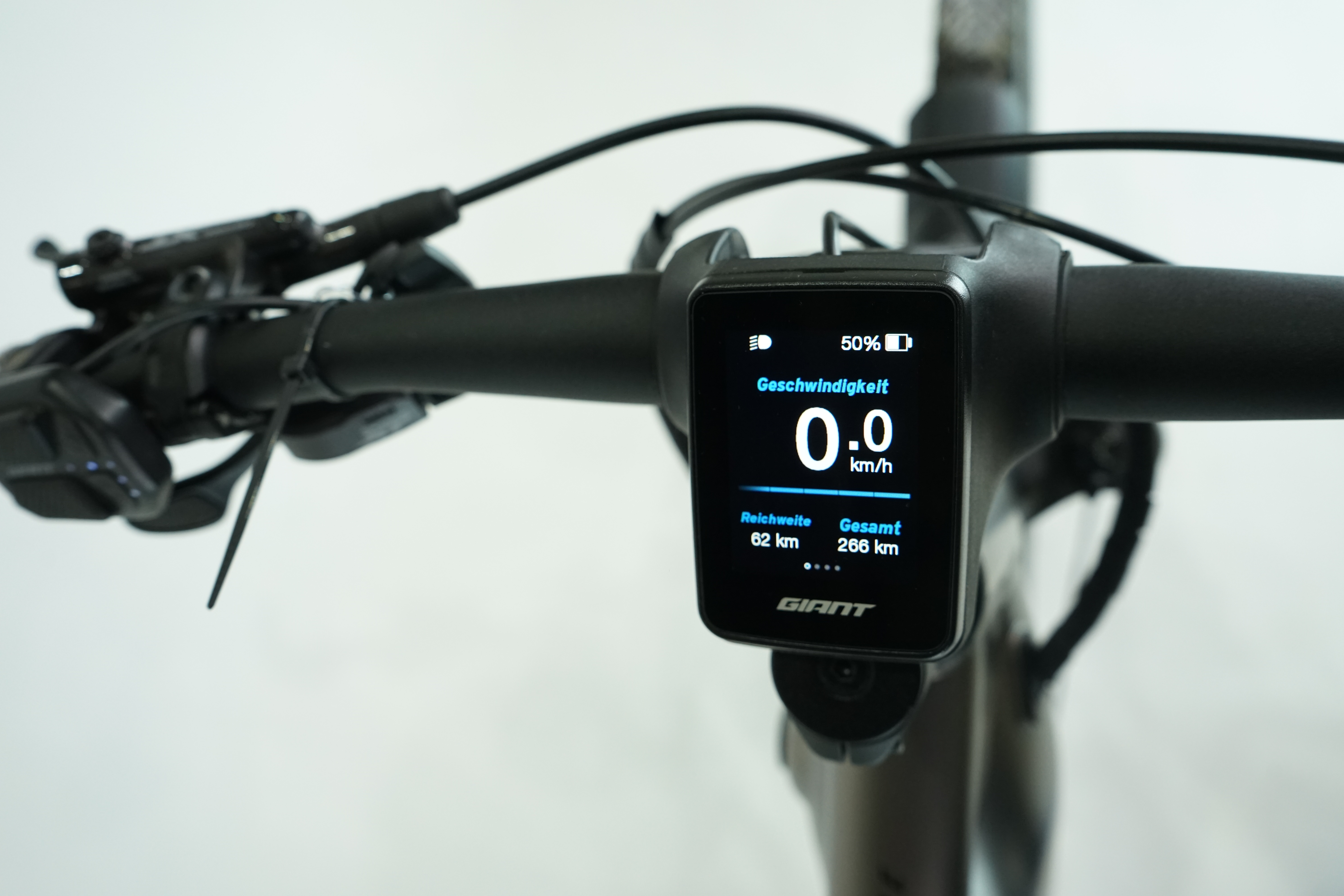 Giant Explore E+ Pro 0 GTS 2022 - Trekking E Bike - 621 Wh - Diamant