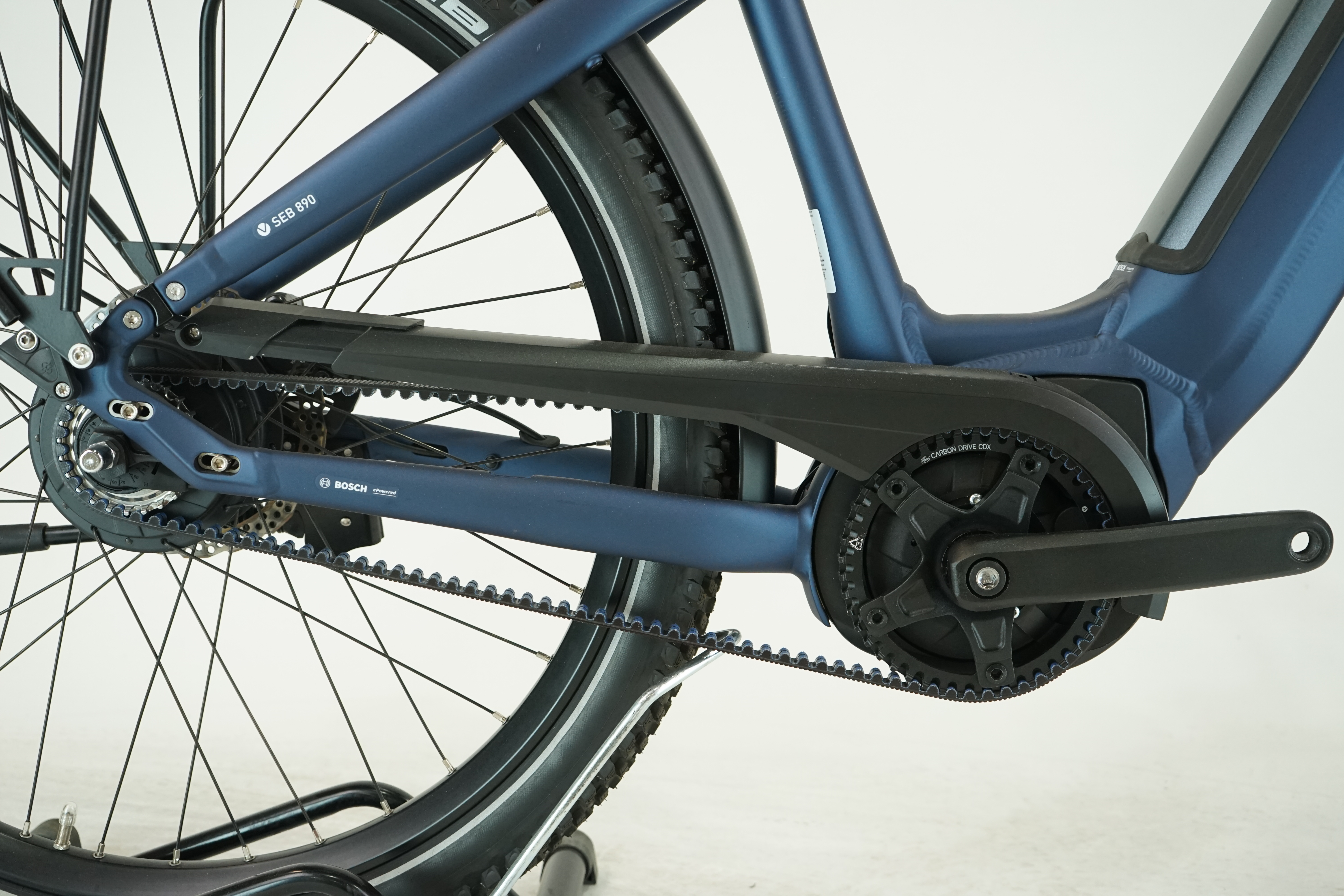 Velo de Ville SEB 890 SUV 2023 - All Terrain E Bike - Riemen - 27,5 Zoll - Tiefeinstieg