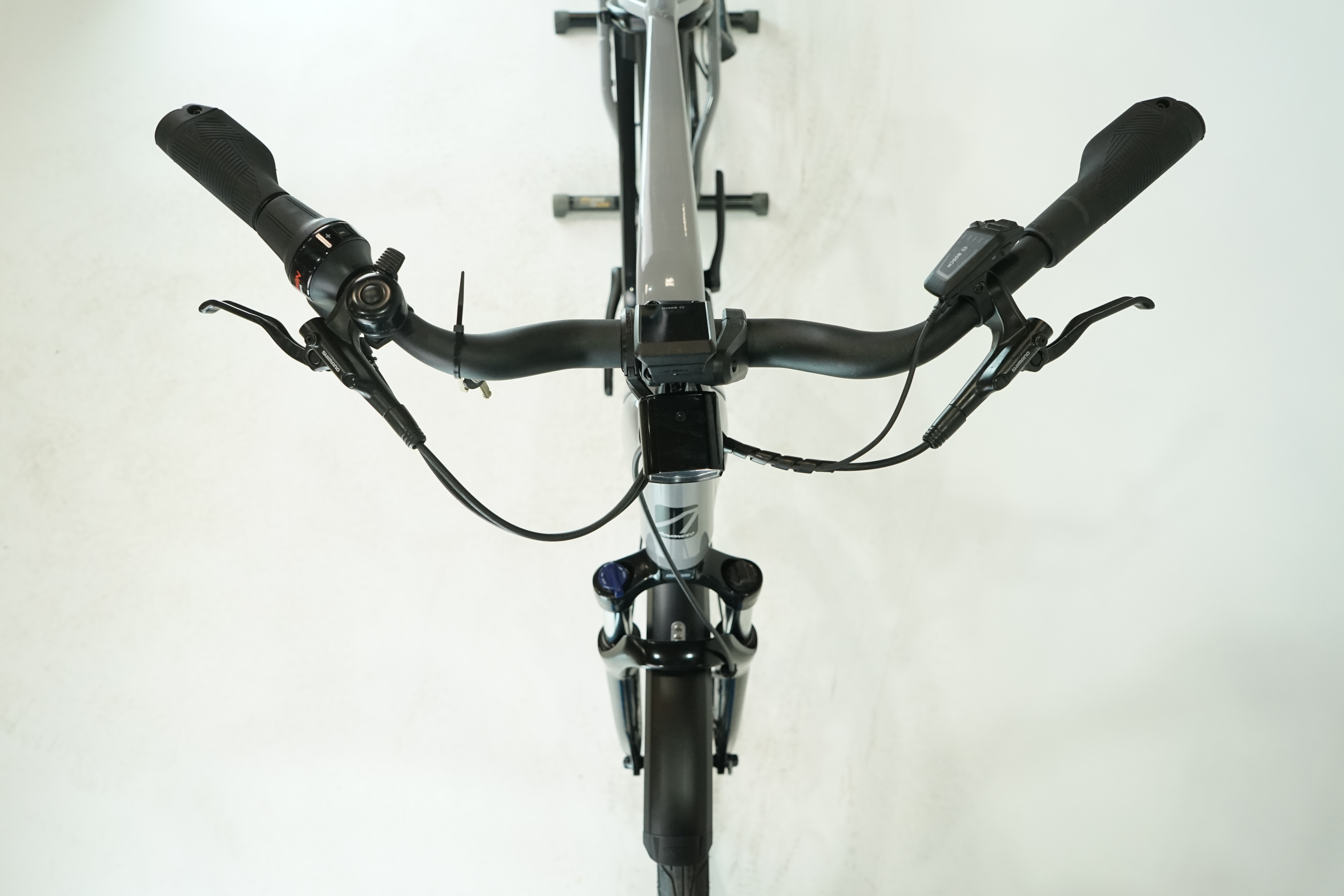 Advanced Tour Pro 2023 - City E Bike - 625 Wh - Riemen - Tiefeinstieg