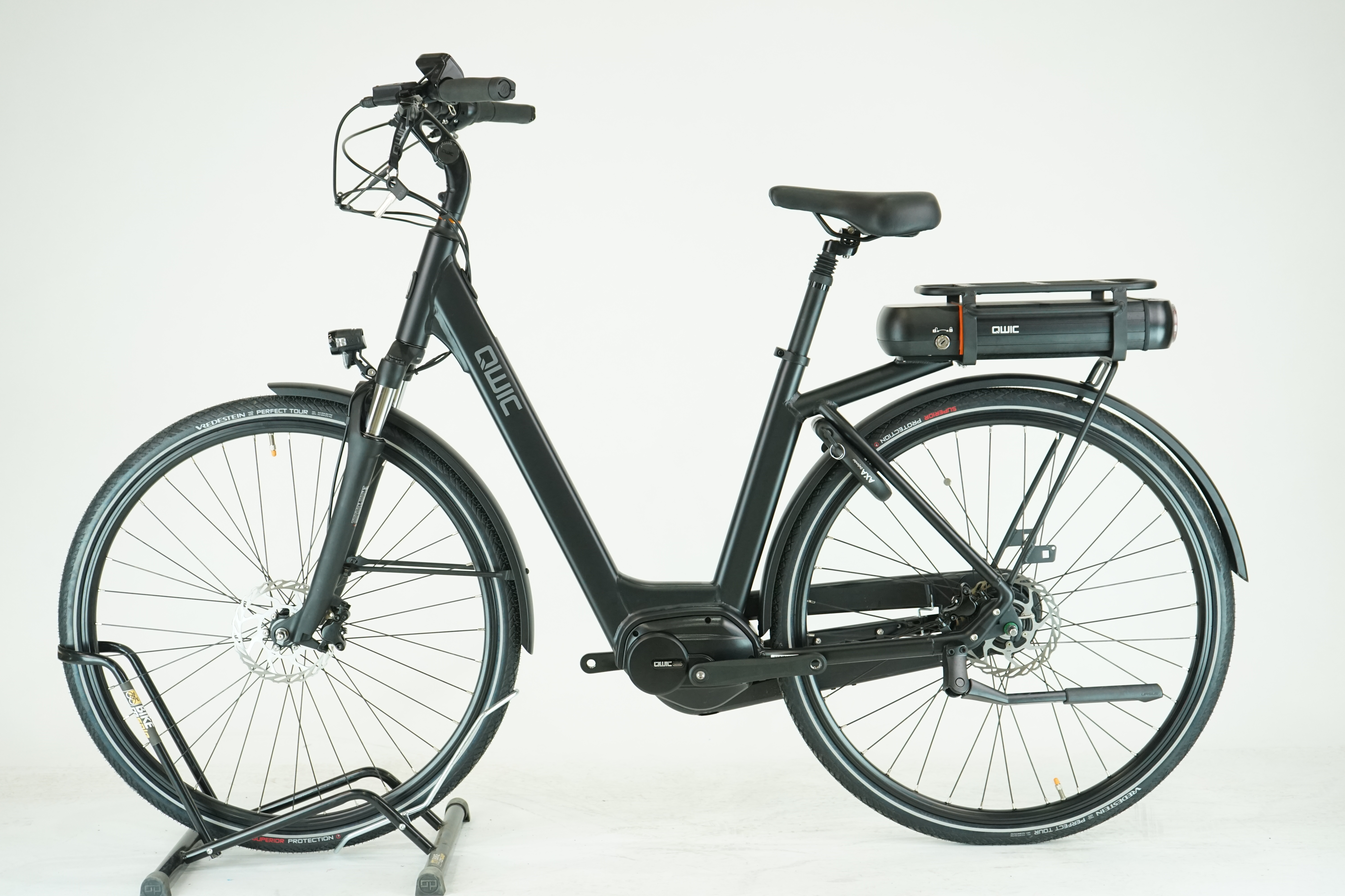 Qwic Premium MN7D 2022 - City E Bike - 625 Wh - Tiefeinstieg