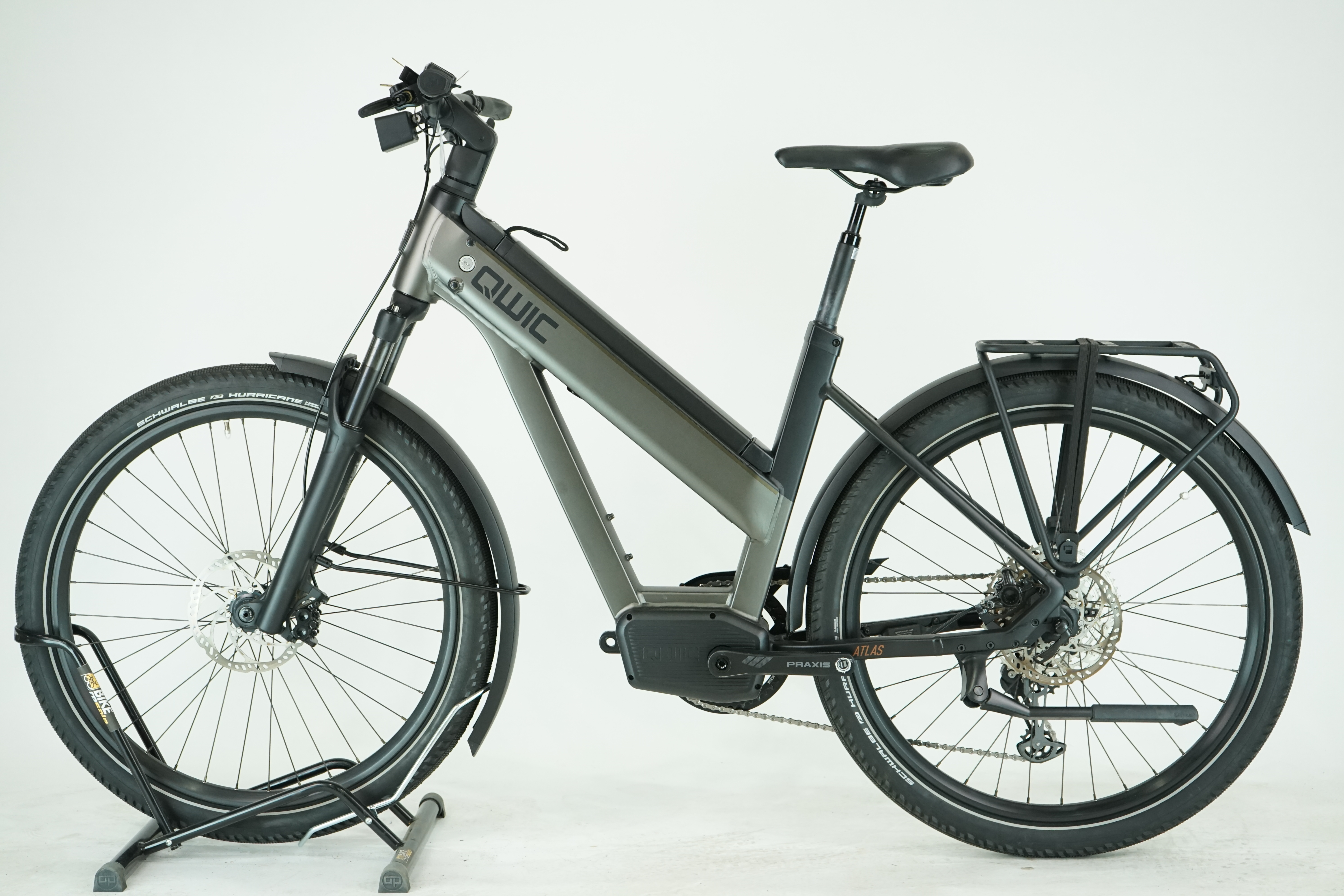 Qwic Atlas 756 2022 - Trekking E Bike - 756 Wh - 27,5 Zoll - Trapez