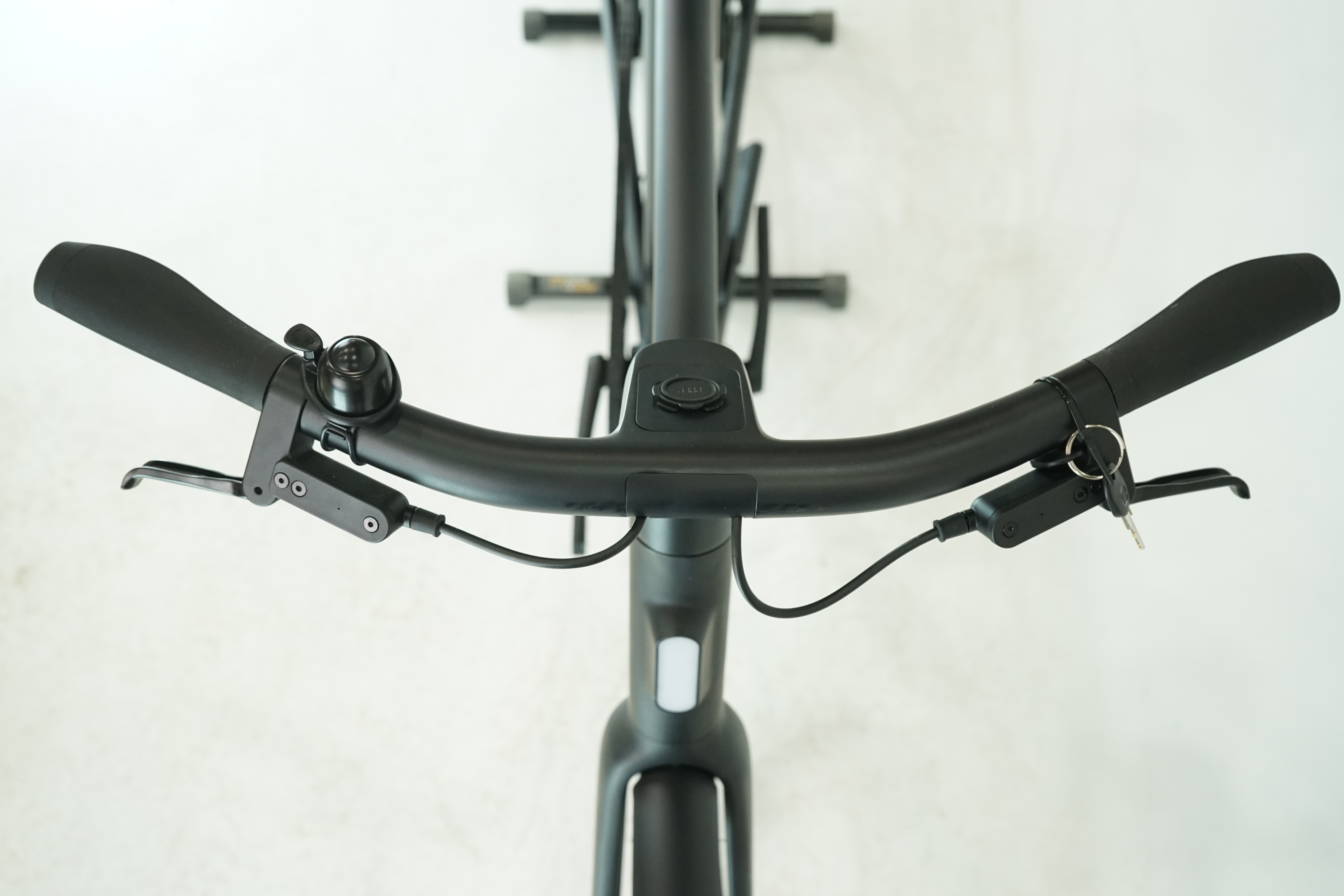 Cowboy Cruiser + 2023 - City E Bike - 360 Wh - Riemen - 27,5 Zoll - Diamant