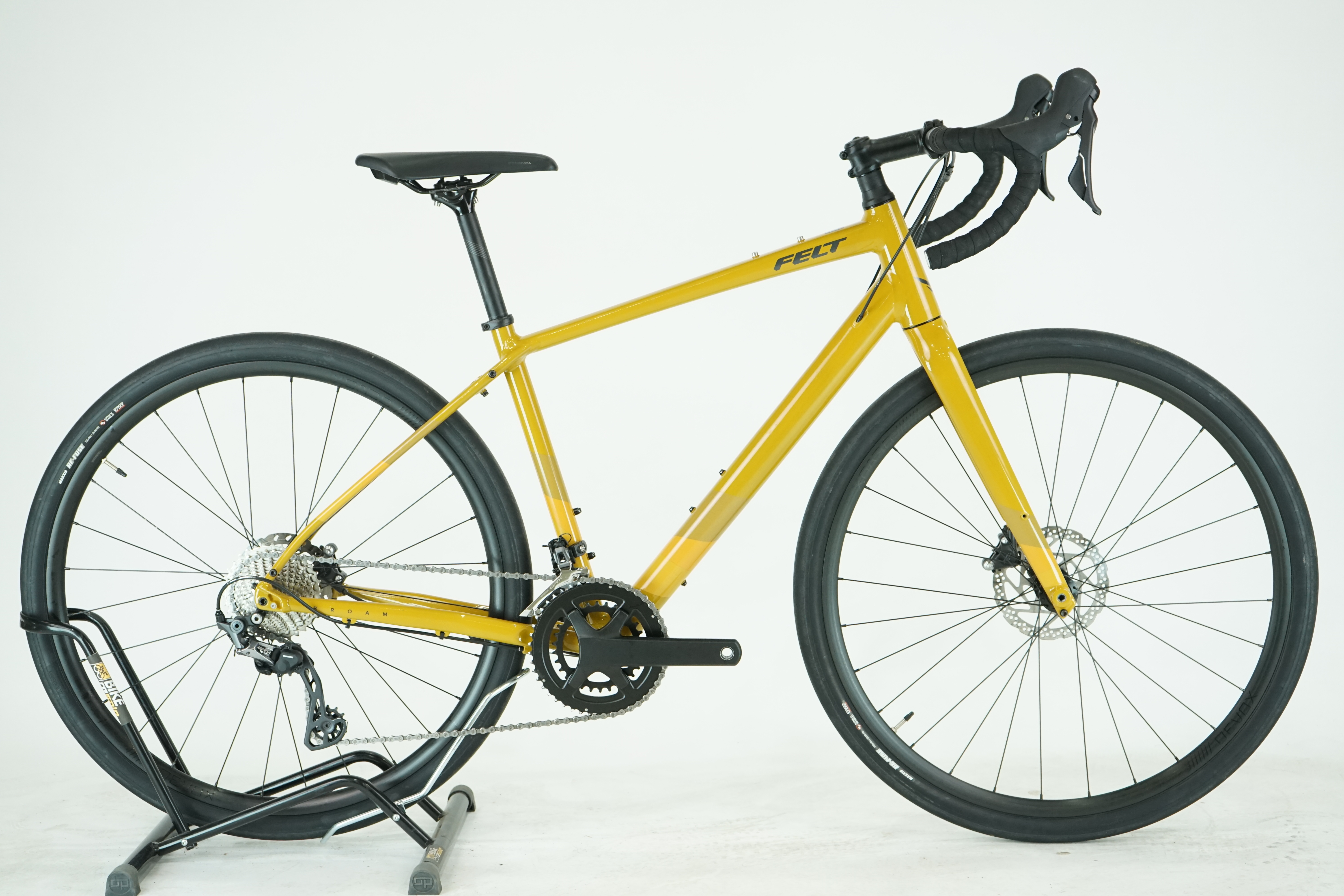 Felt BROAM 30 2023 - Gravelbike - 28 Zoll - Aluminium