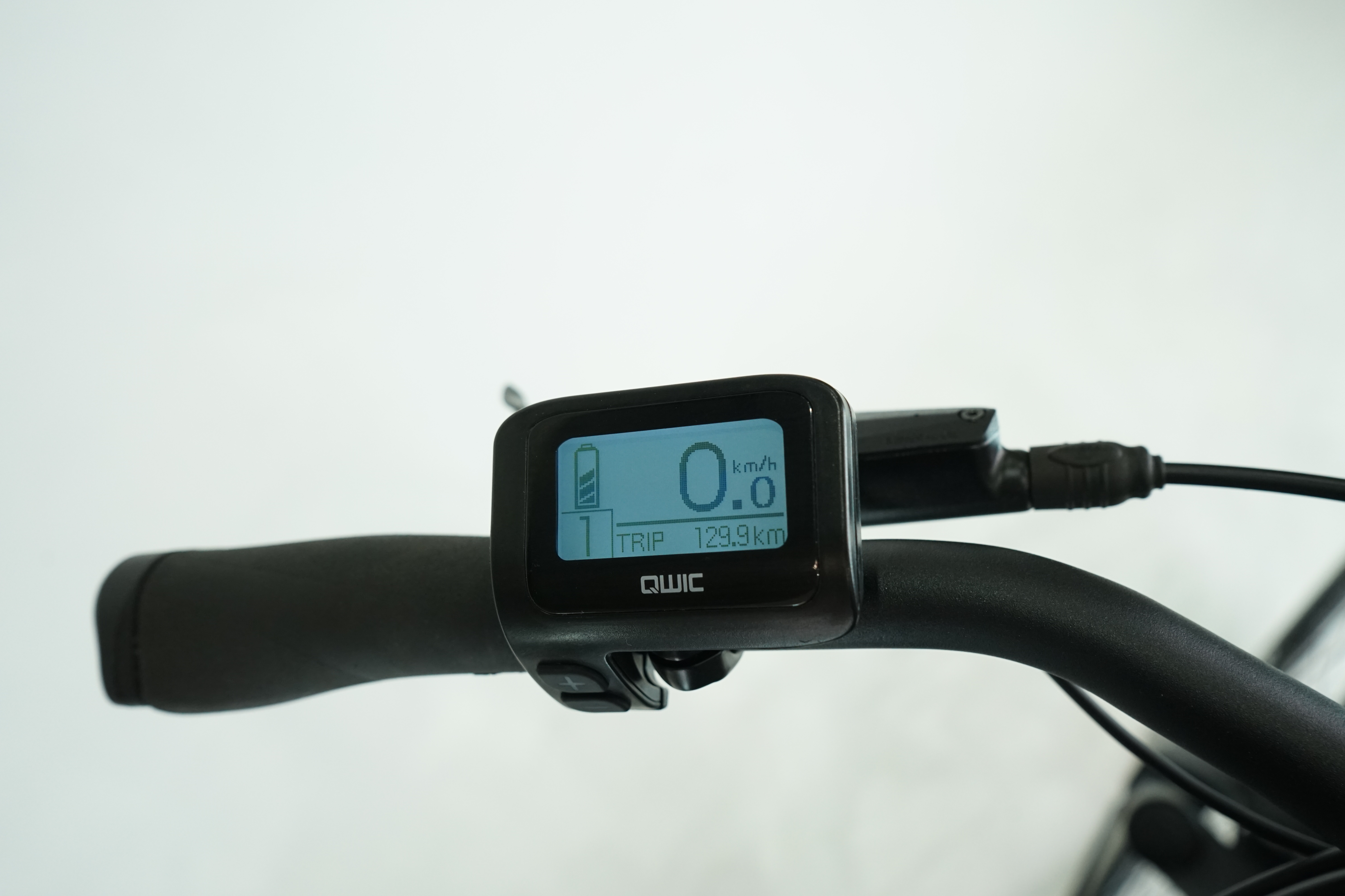 Qwic Premium MN7D 2022 - City E Bike - 625 Wh - Diamant