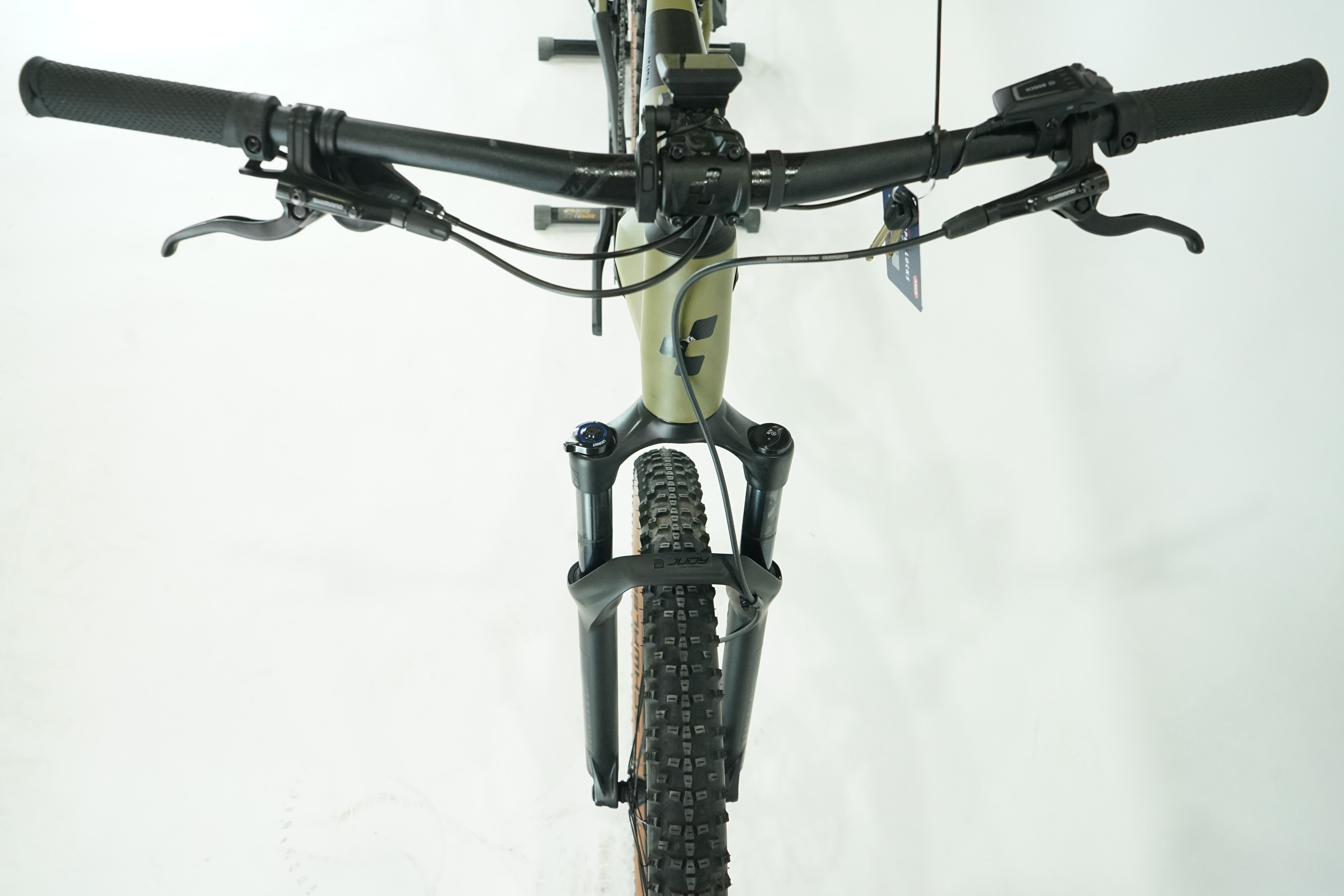 CUBE Reaction Hybrid Race