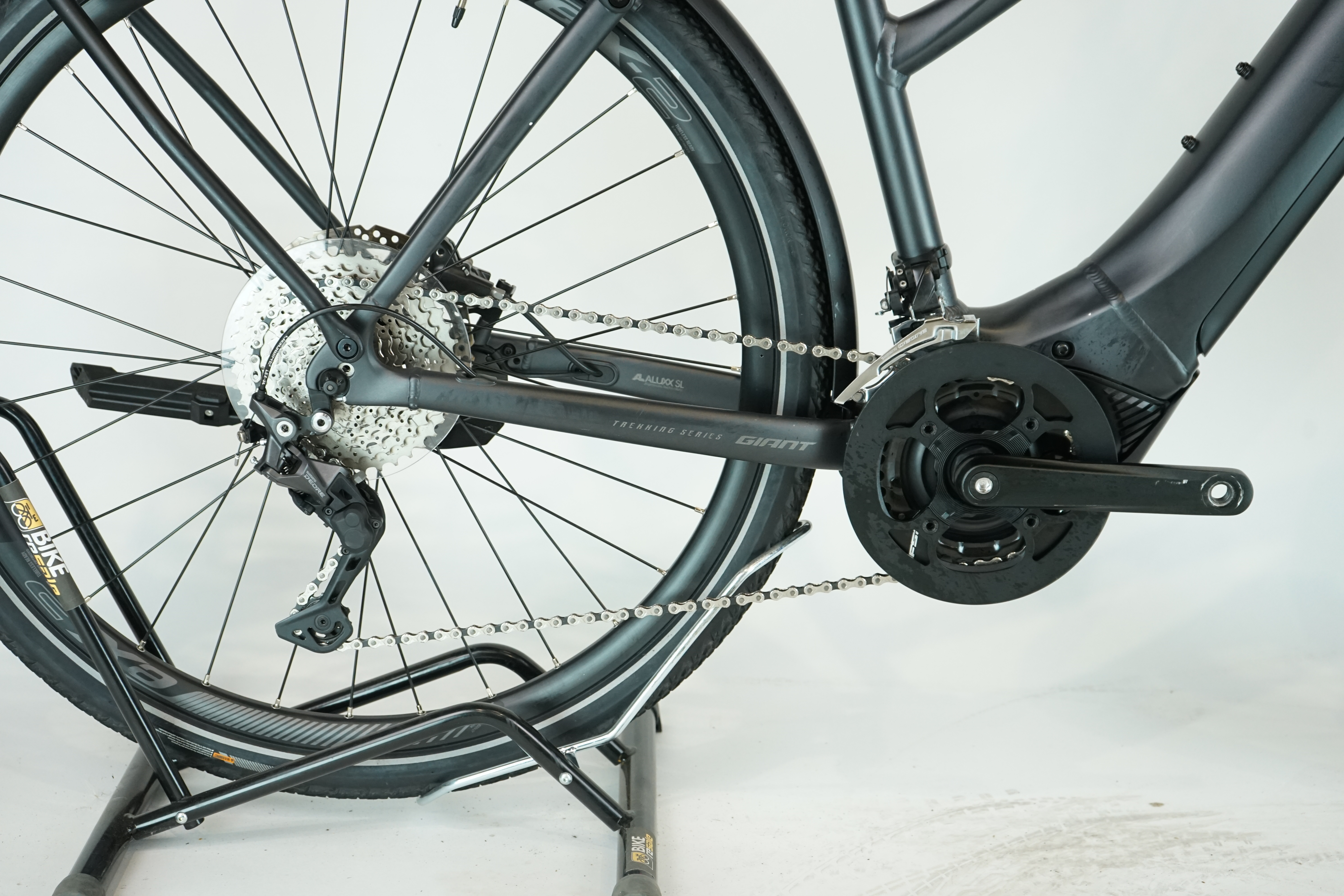 Giant Explore E+ 1 2021 - Trekking E Bike - 500 Wh - Sport