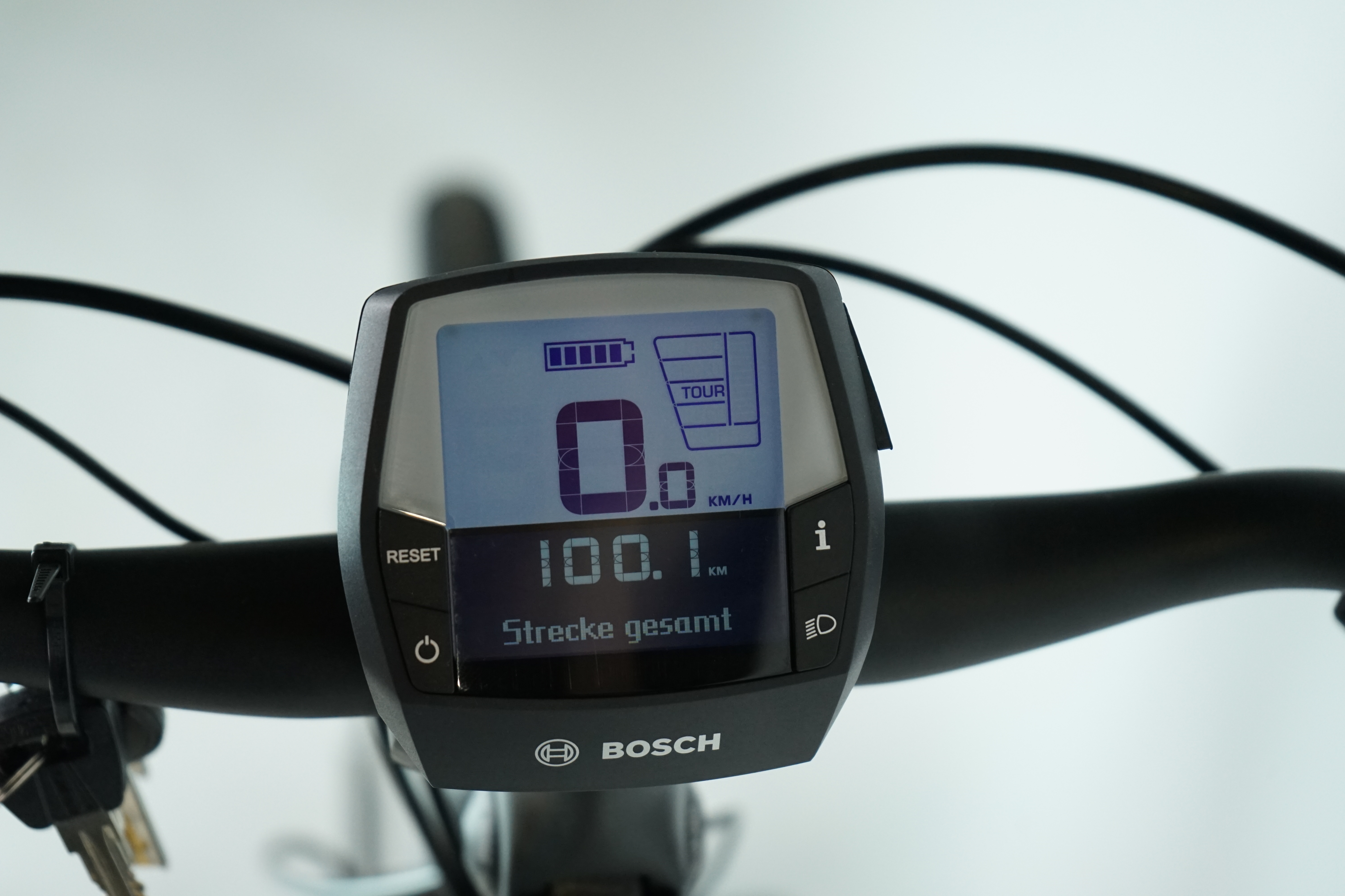 Velo De Ville AEB 900 2022 - Trekking E Bike - 500Wh - Damen Sport