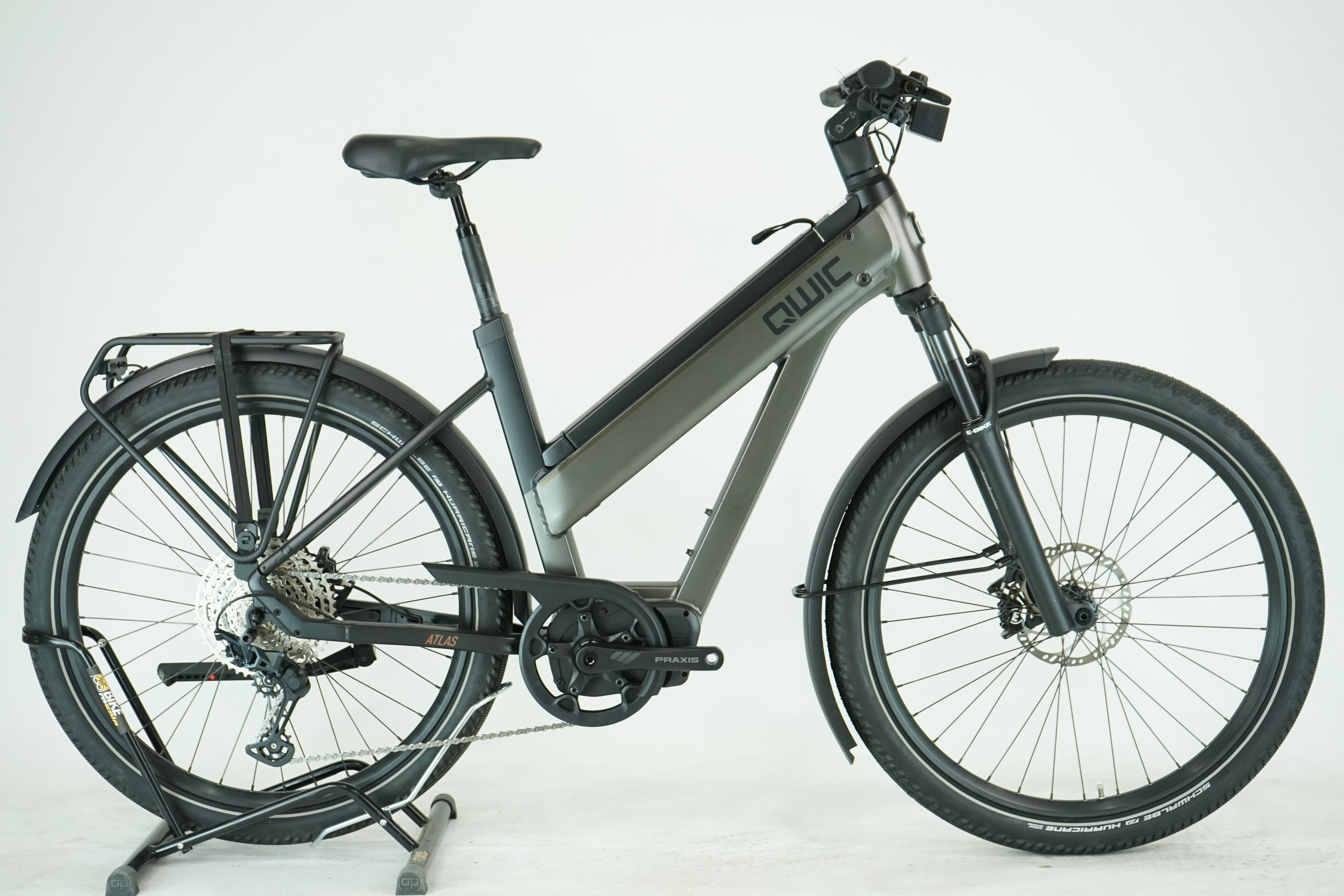 Qwic Atlas 756 2022 - Trekking E Bike - 756 Wh - 27,5 Zoll - Trapez