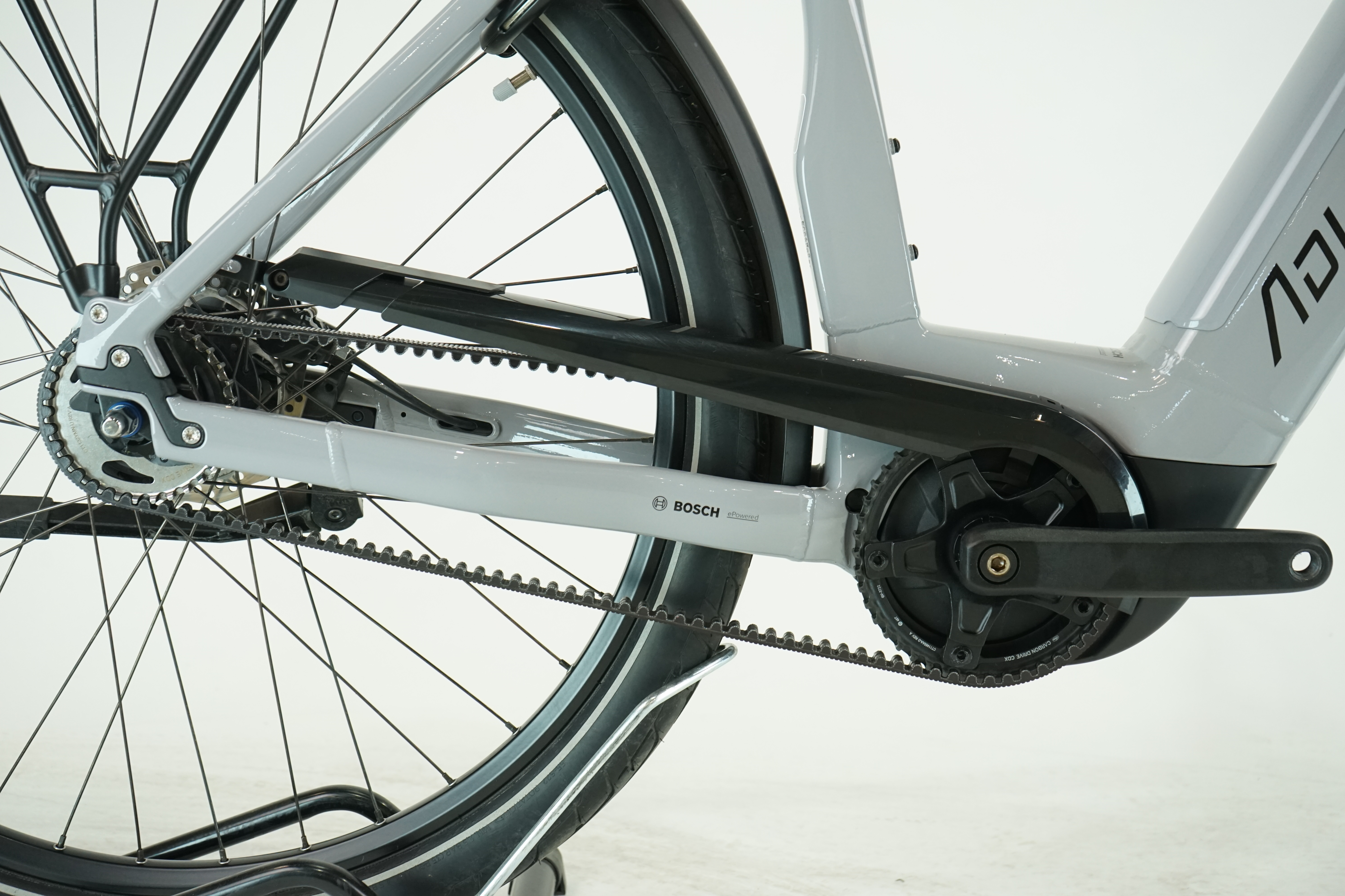 Advanced Tour Pro 2023 - City E Bike - 625 Wh - Riemen - Tiefeinstieg