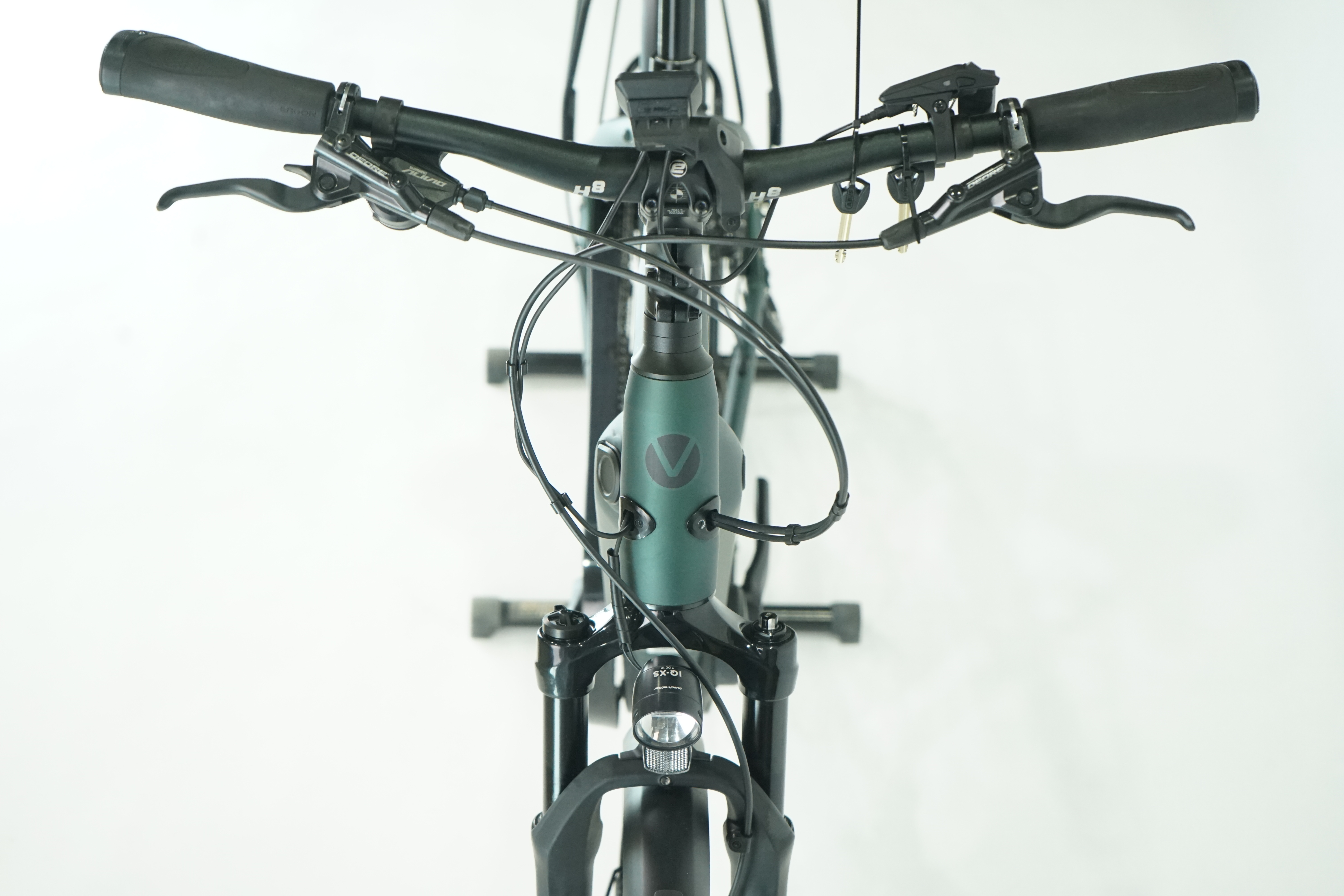 Velo de Ville AEB 890 Smart 2023 - Trekking E Bike - 625 Wh - Diamant