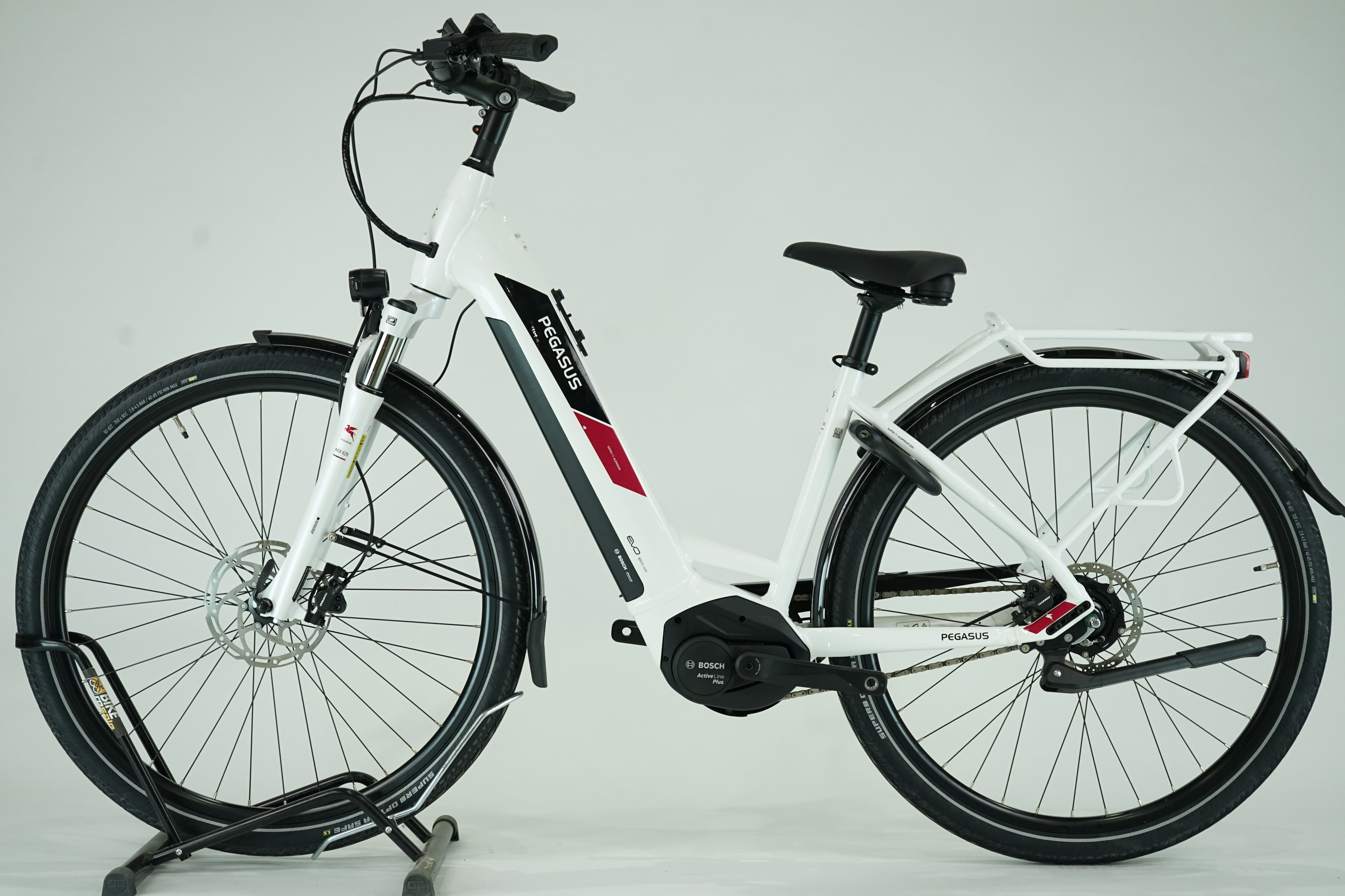 PEGASUS Solero EVO 8R 2022 - City E Bike - 625 Wh - Tiefeinsteiger - 28 Zoll