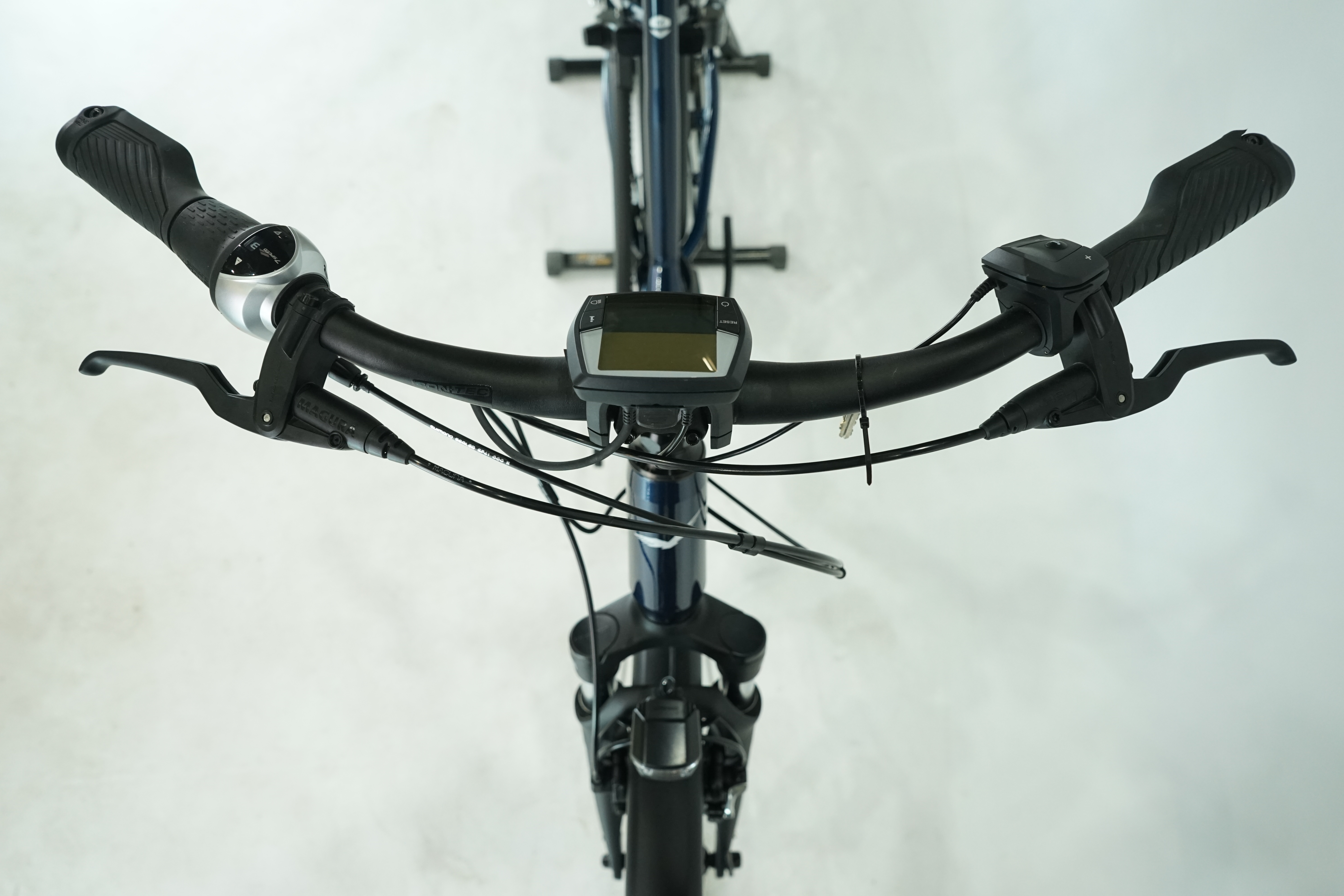 Victoria Cysalo 9 2023 - City E Bike - 400 Wh - Tiefeinsteiger