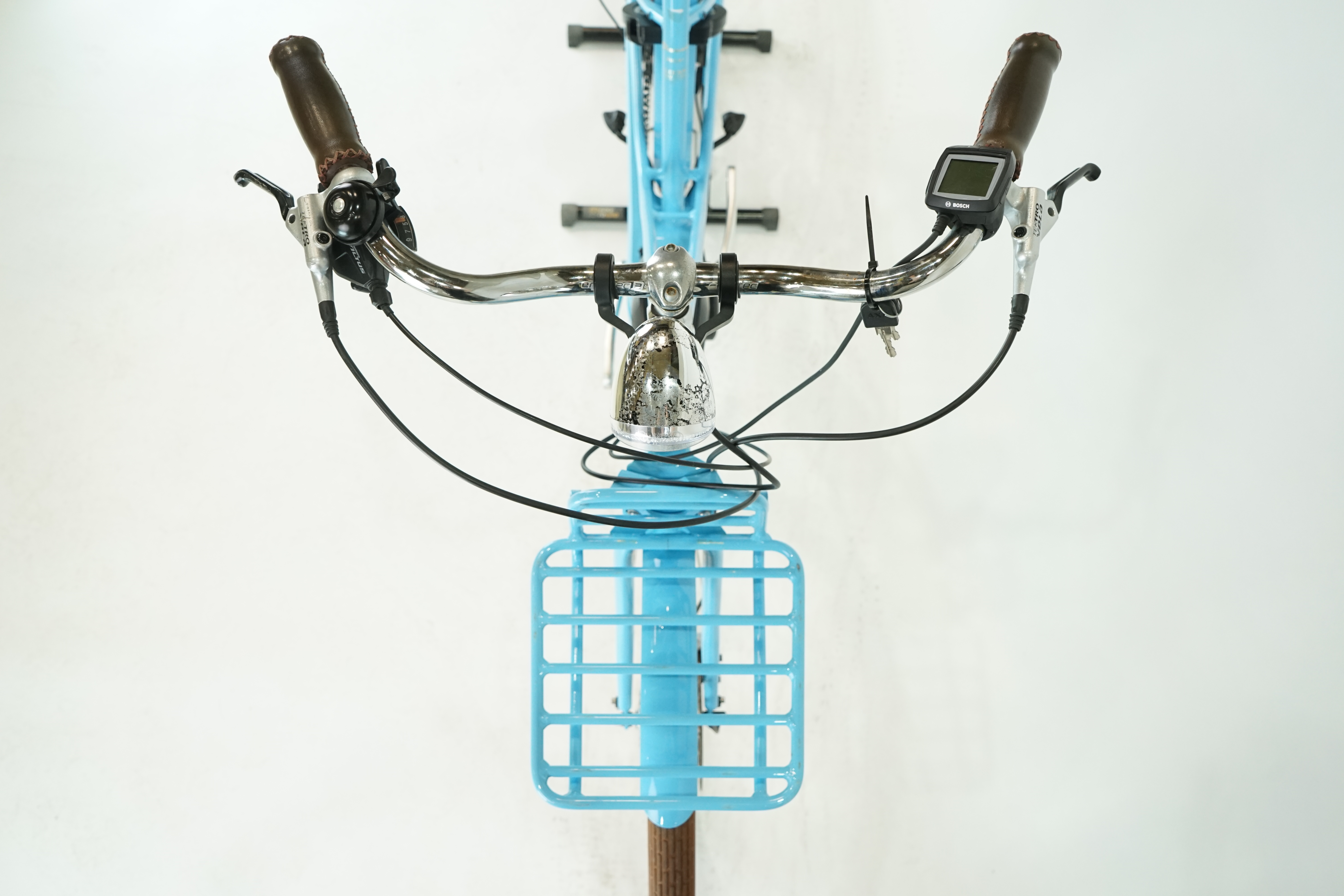 Diamant Juna Deluxe+ 2022 - City E Bike - 400 Wh - Damen Sport