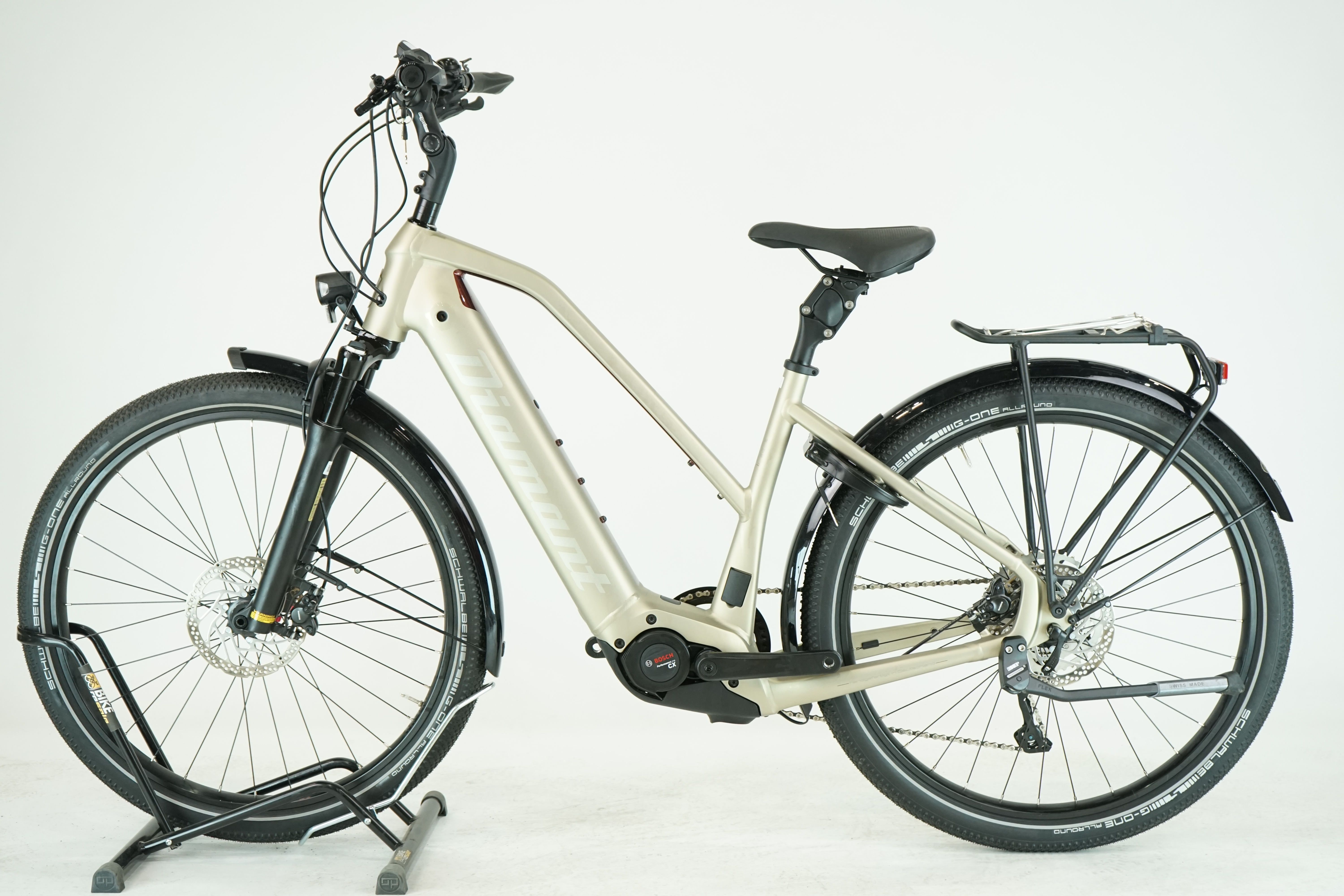 Diamant Zouma Deluxe+ 2023 - Trekking E Bike - 625 Wh - 27,5 Zoll - Damen Sport