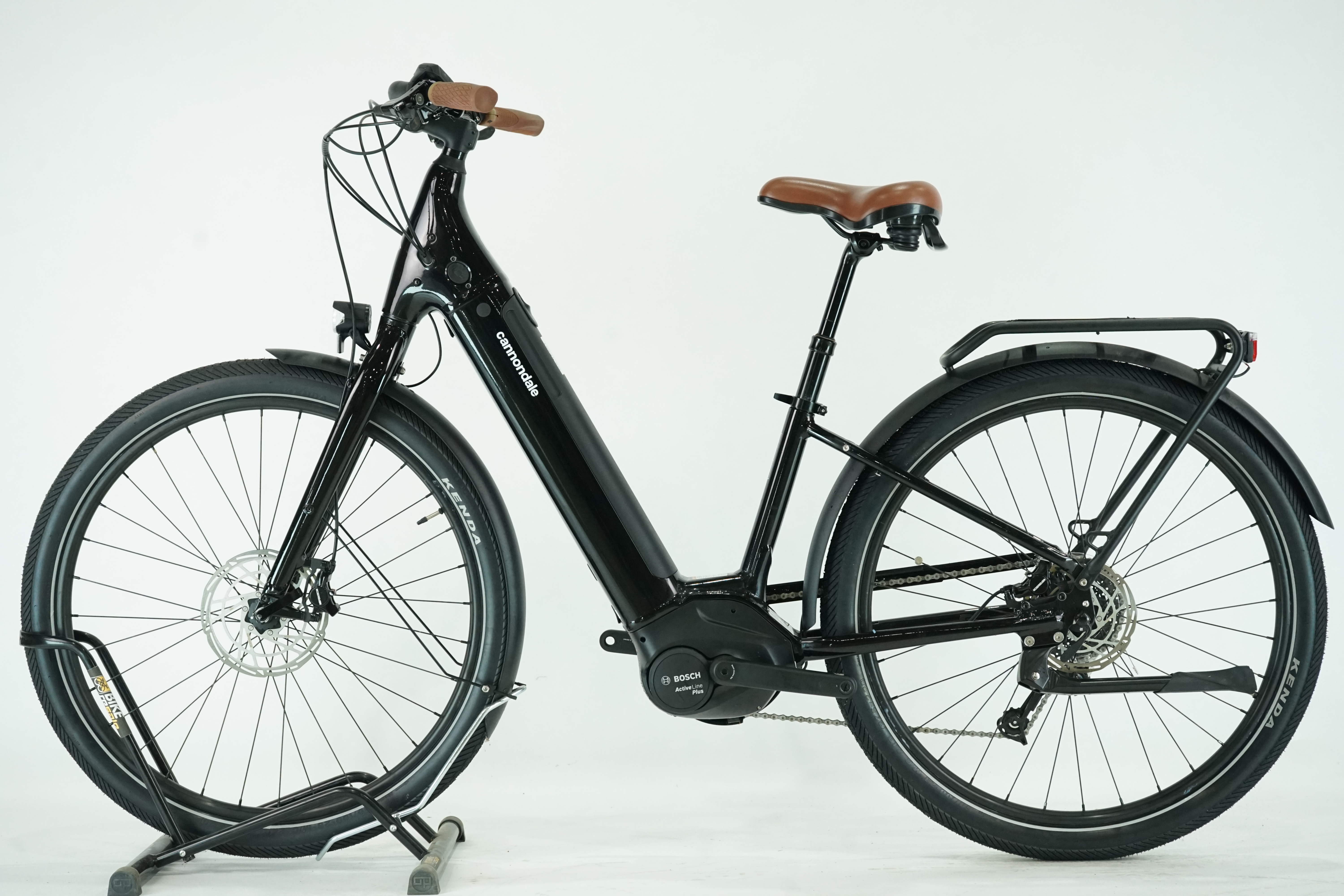 Cannondale Adventure Neo 3.1 EQ 2023 - Trekking E Bike - 400 Wh - 27,5 Zoll - Tiefeinsteiger