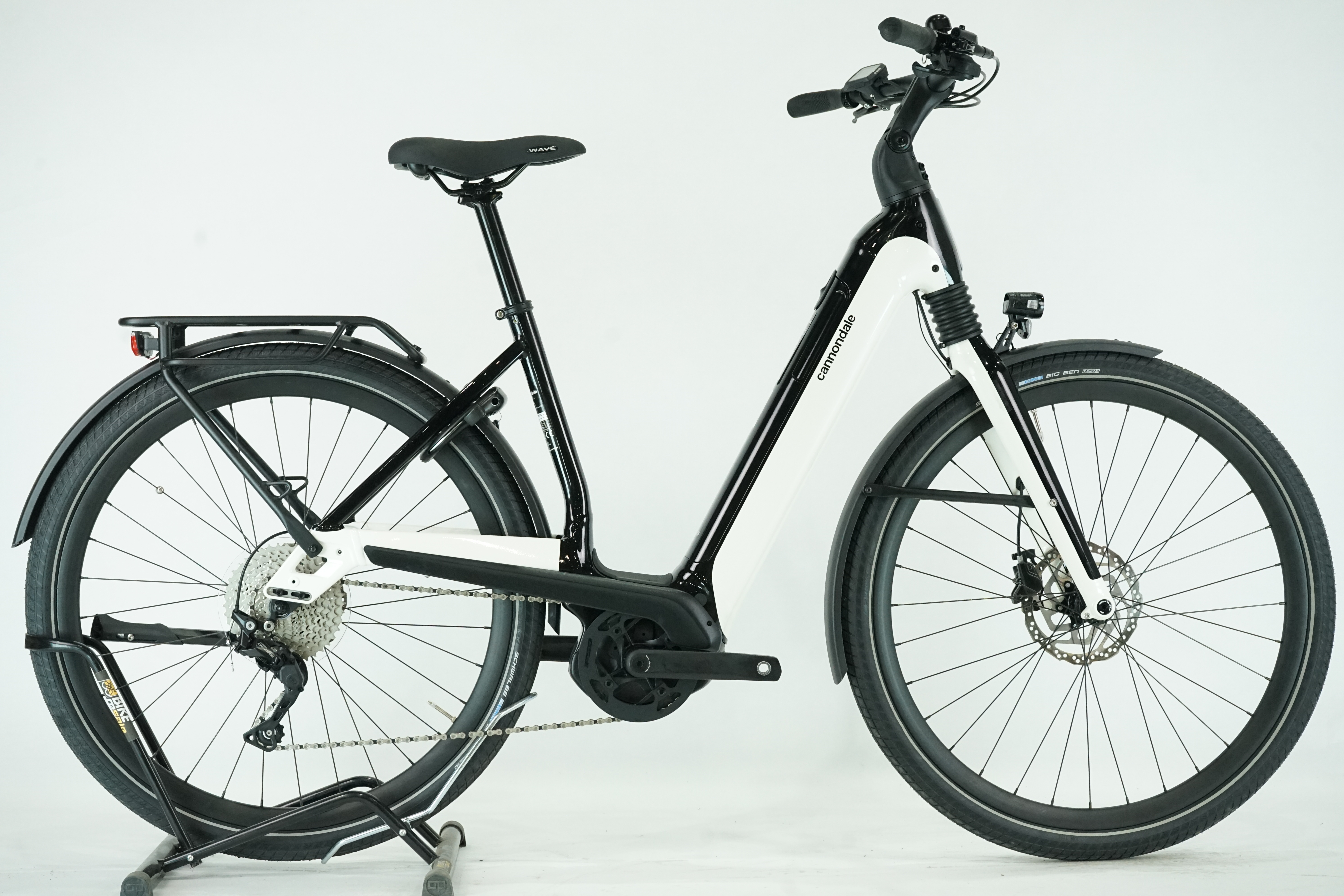Cannondale Mavaro Neo 5+ 2024 - Trekking E Bike - 625 Wh - Tiefeinsteiger