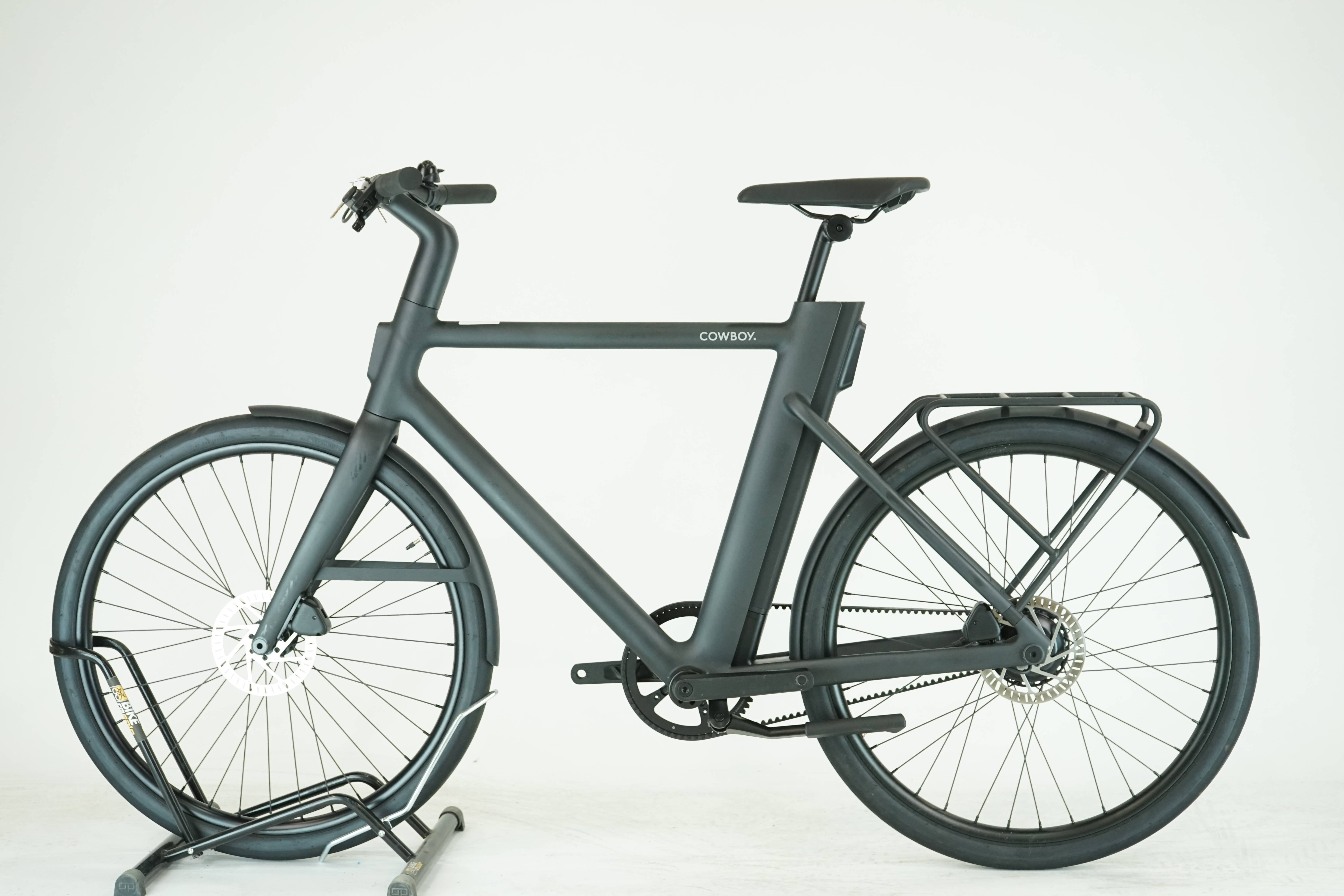 Cowboy Cruiser + 2023 - City E Bike - 360 Wh - Riemen - 27,5 Zoll - Diamant
