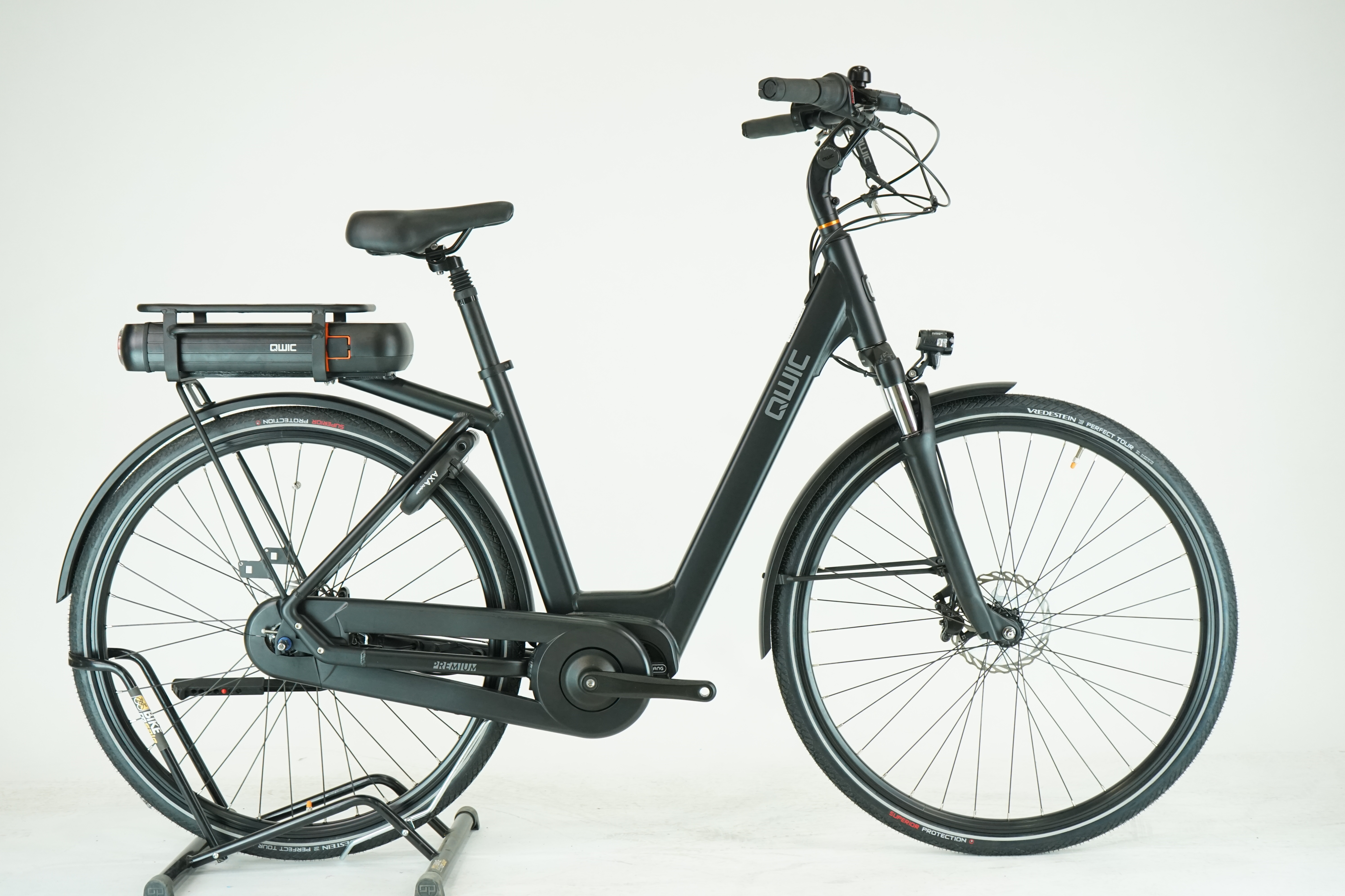 Qwic Premium MN7D 2022 - City E Bike - 625 Wh - Tiefeinstieg
