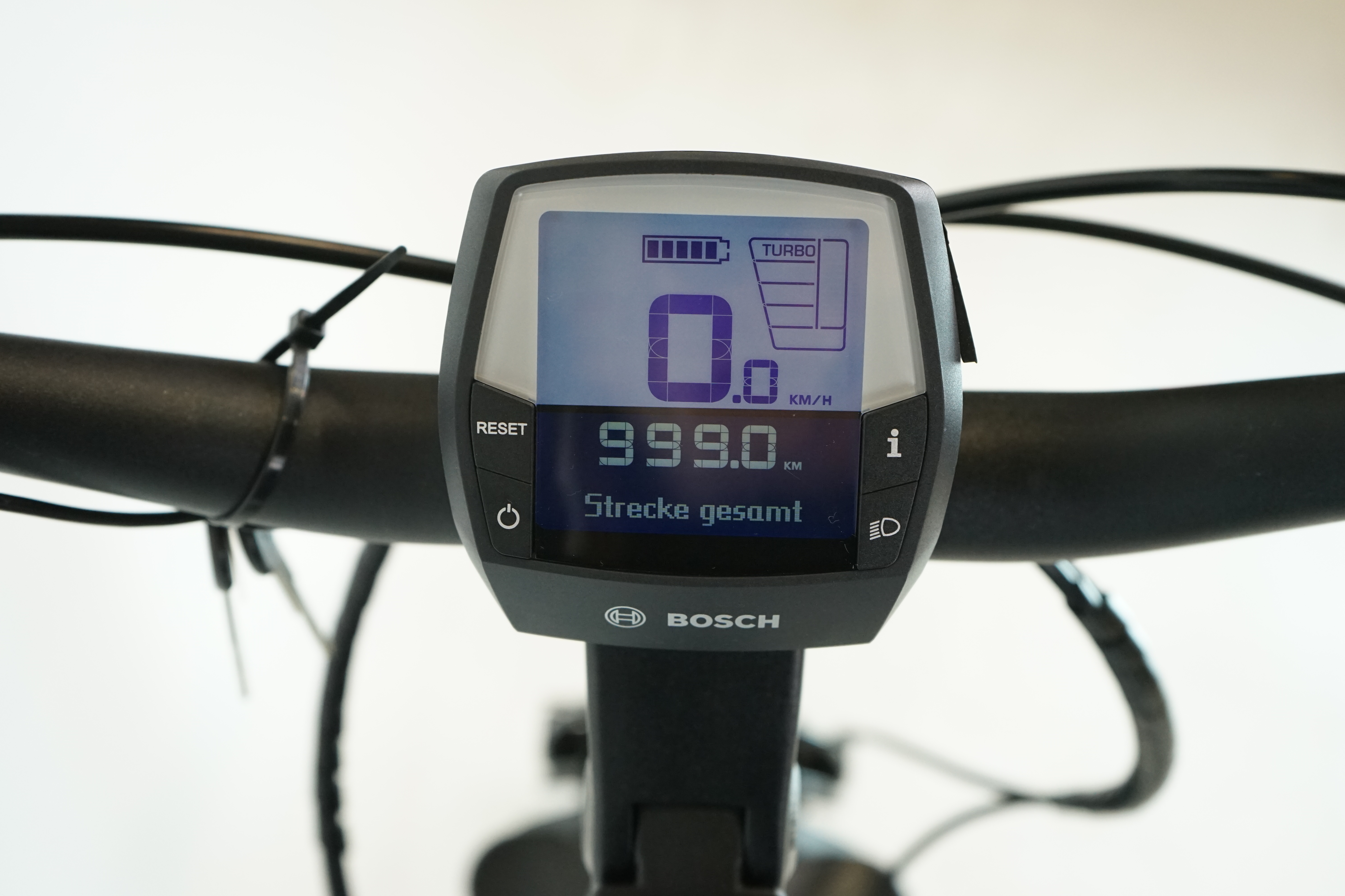 Victoria E-Trekking 7.4 2022 - City E Bike - 400Wh - Tiefeinstieg