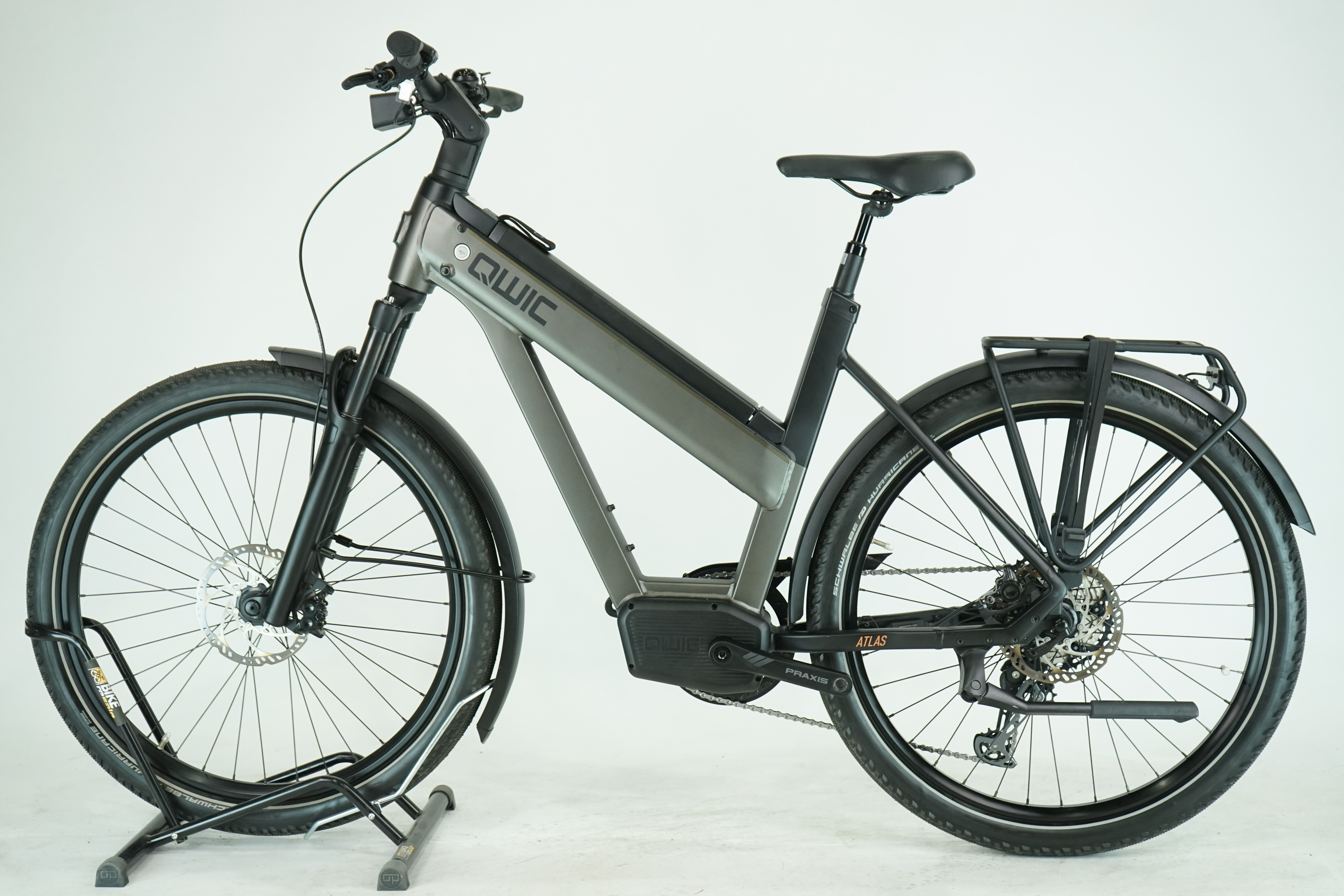 Qwic Atlas 756 2022 - Trekking E Bike - 756 Wh - 27,5 Zoll - Trapez