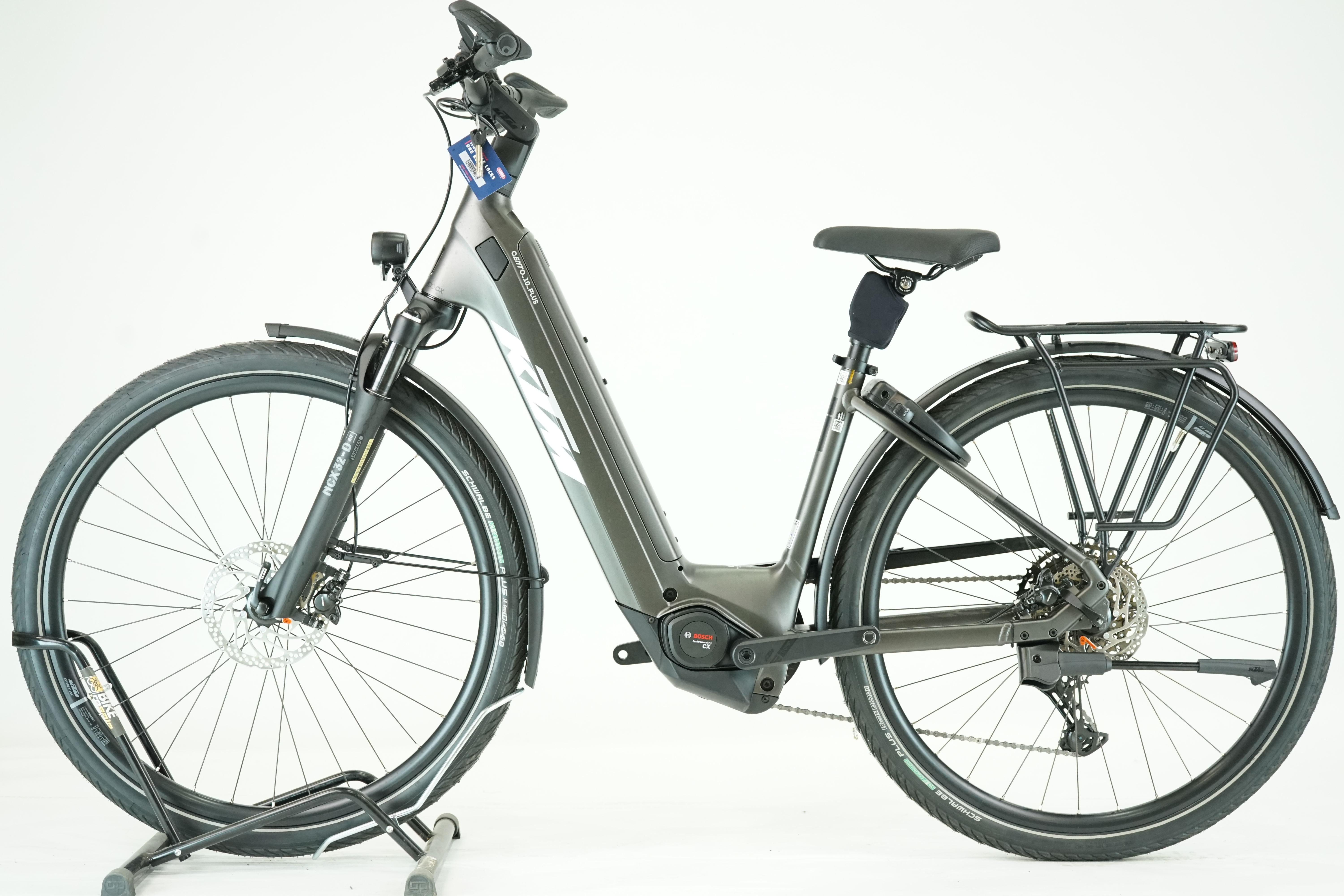 KTM Cento 10 Plus  2025 - Trekking E Bike - 800 Wh - Tiefeinsteiger - 28 Zoll