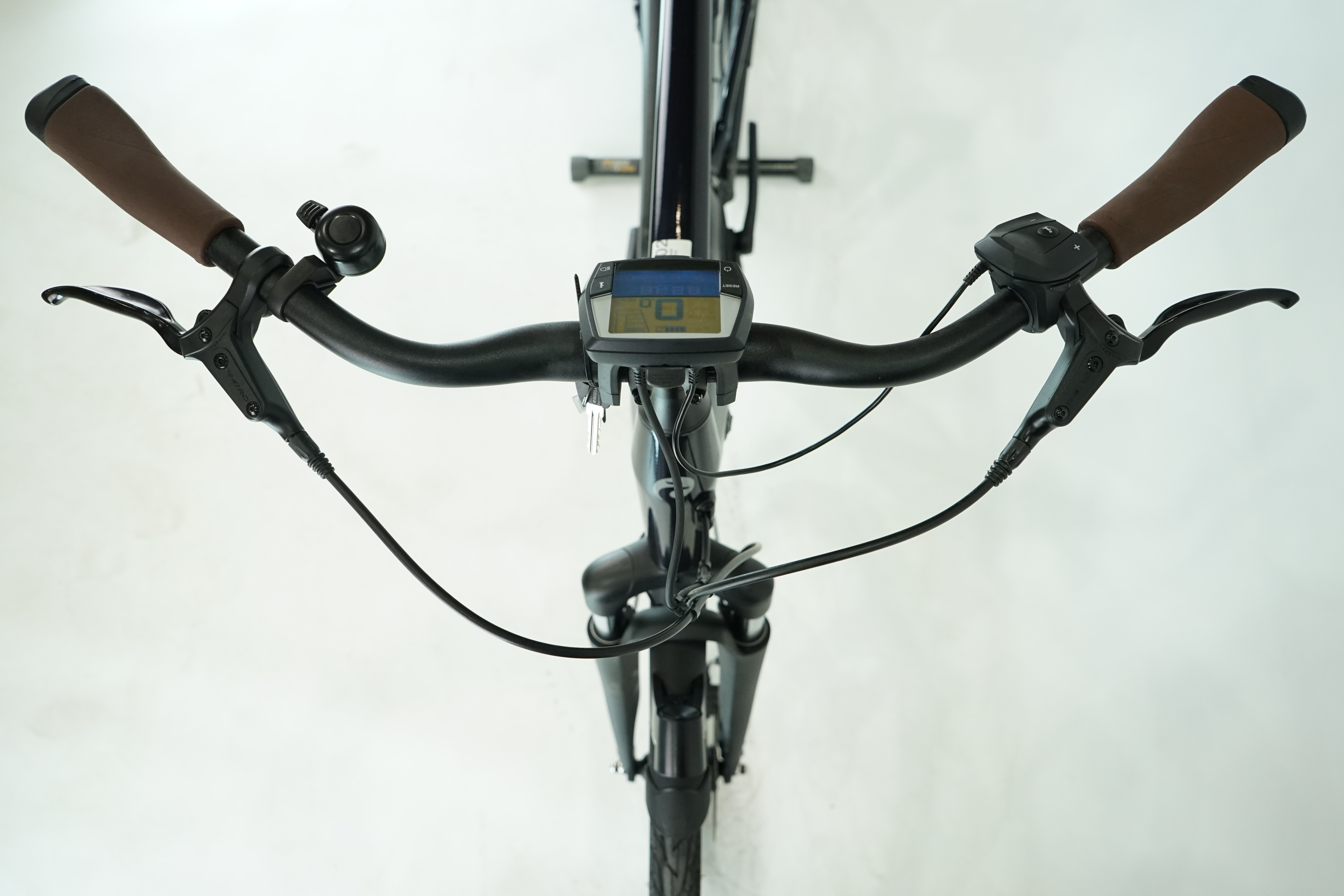 Batavus Finez E-Go Power Exclusive 2023 - Trekking E Bike - 625 Wh - Riemenantrieb - Diamant