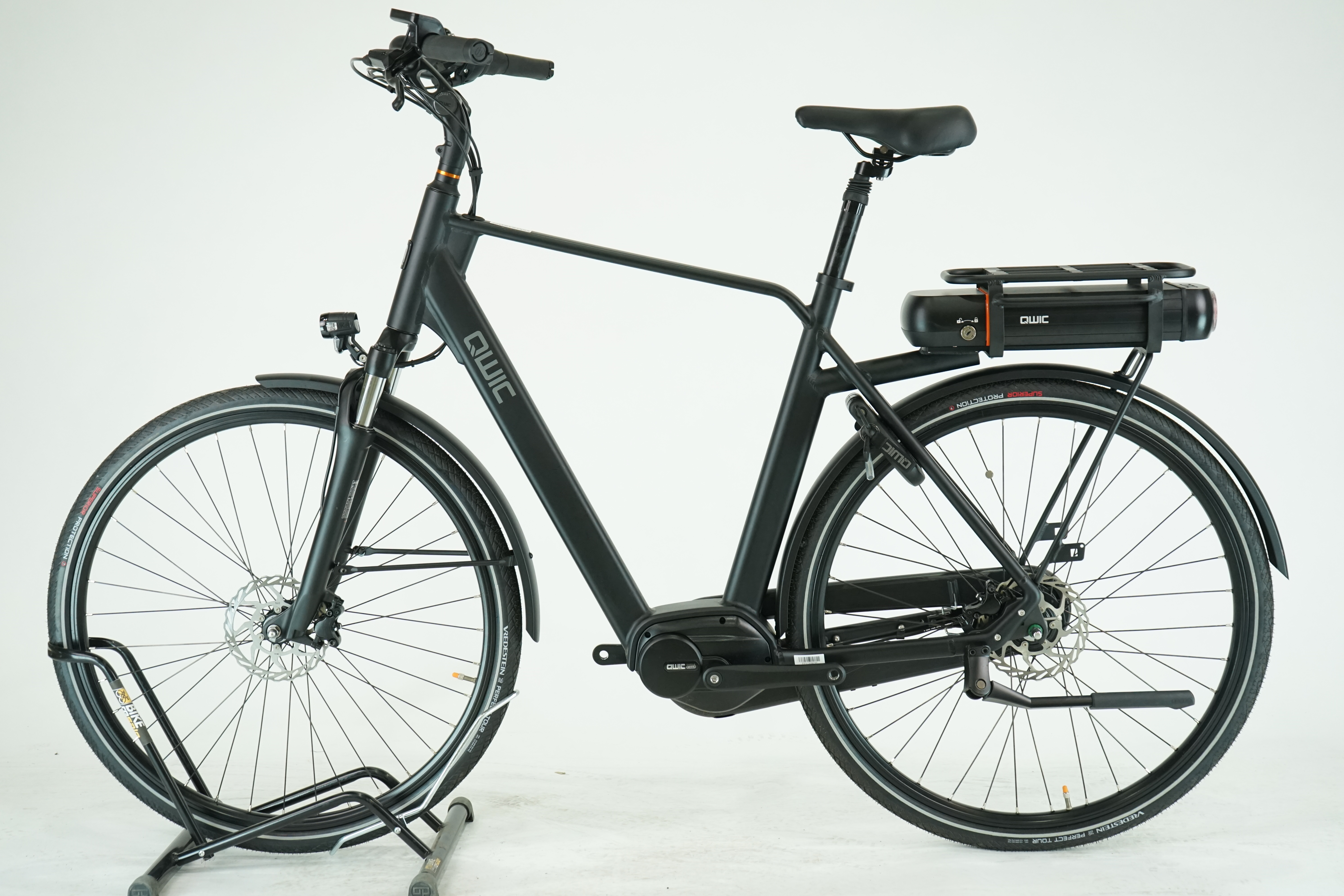 Qwic Premium MN7D 2022 - City E Bike - 625 Wh - Diamant