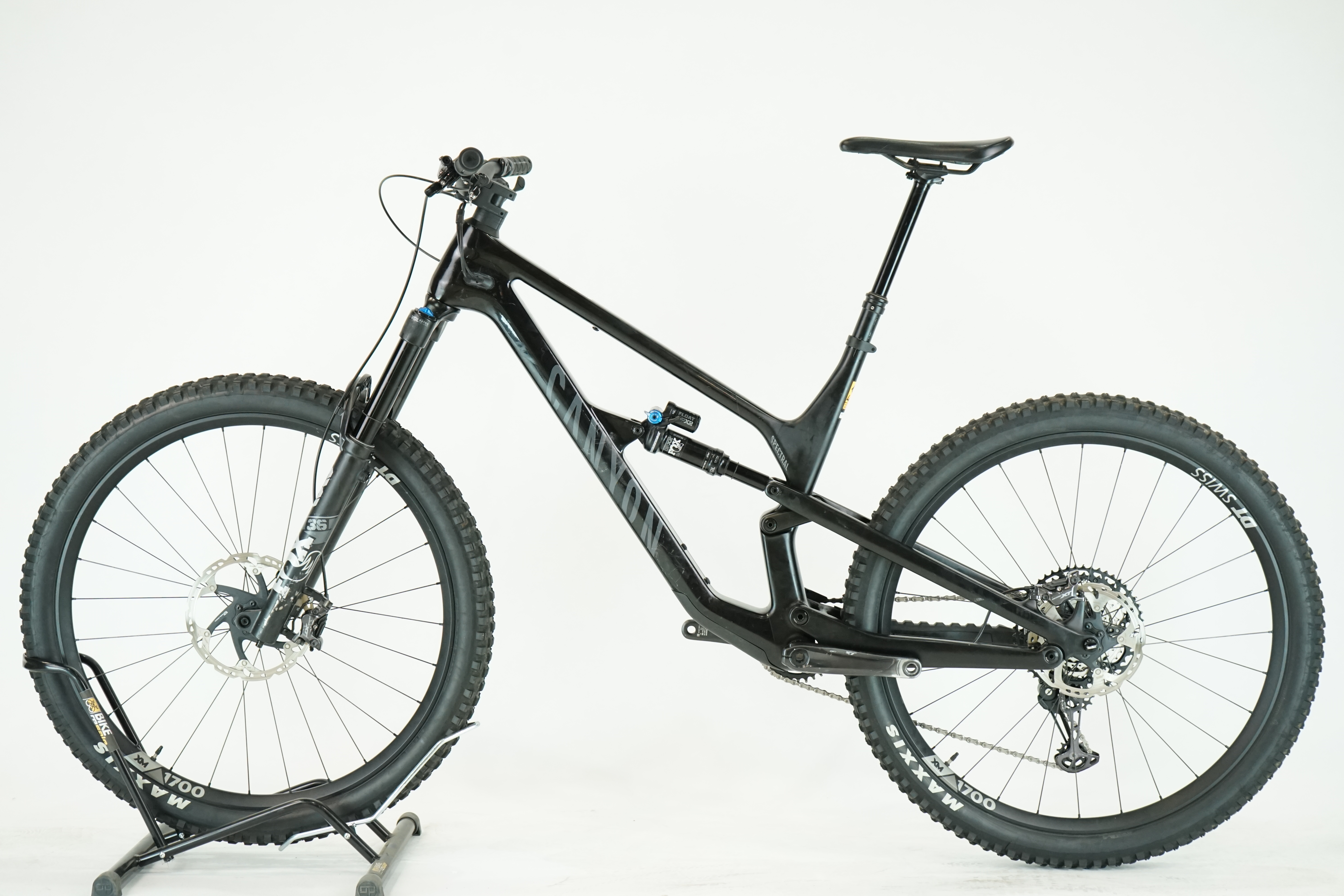 Canyon Spectral 29 Cf8 Canyon Spectral 29 CF (2021) First Ride - Main Image