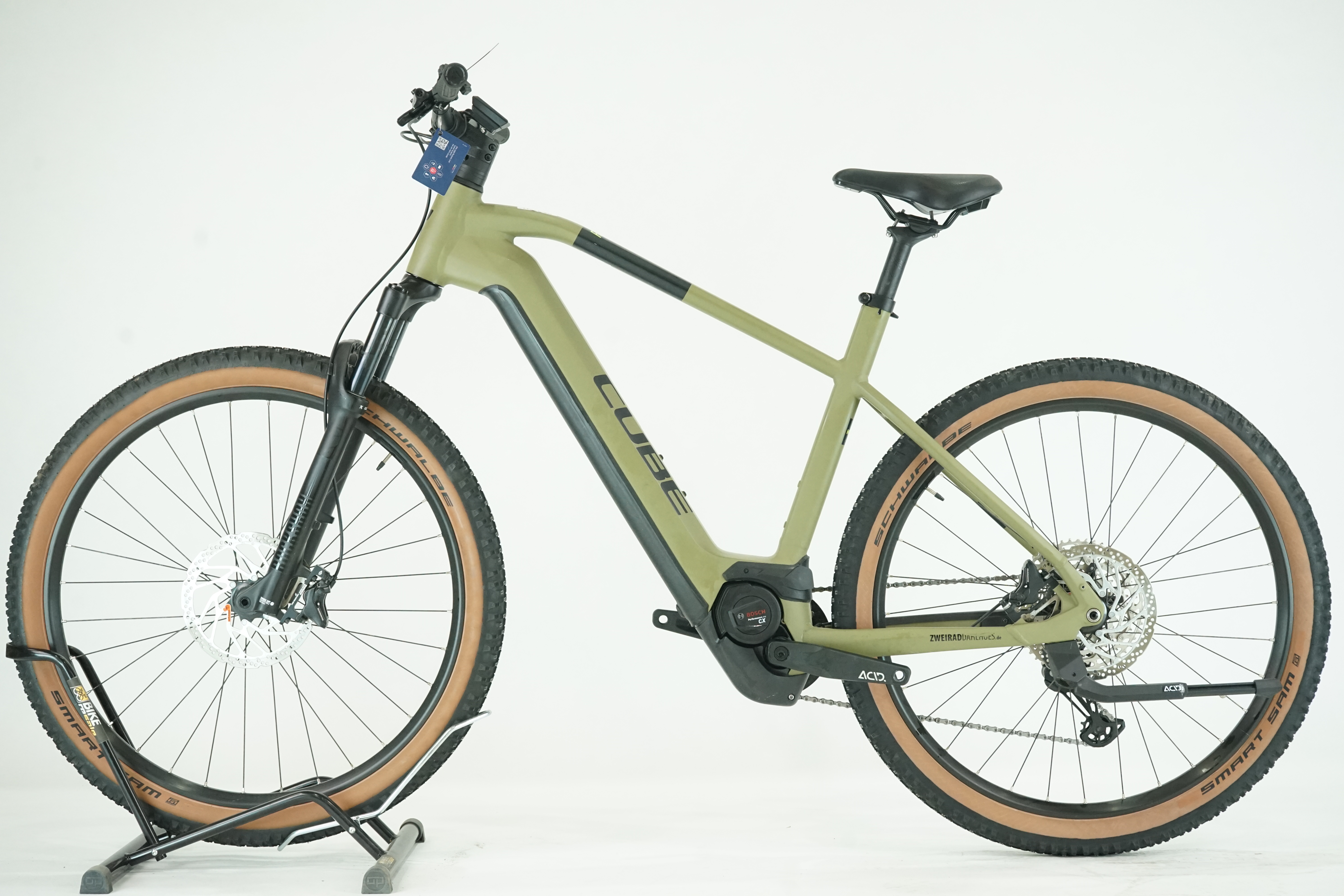 CUBE Reaction Hybrid Race